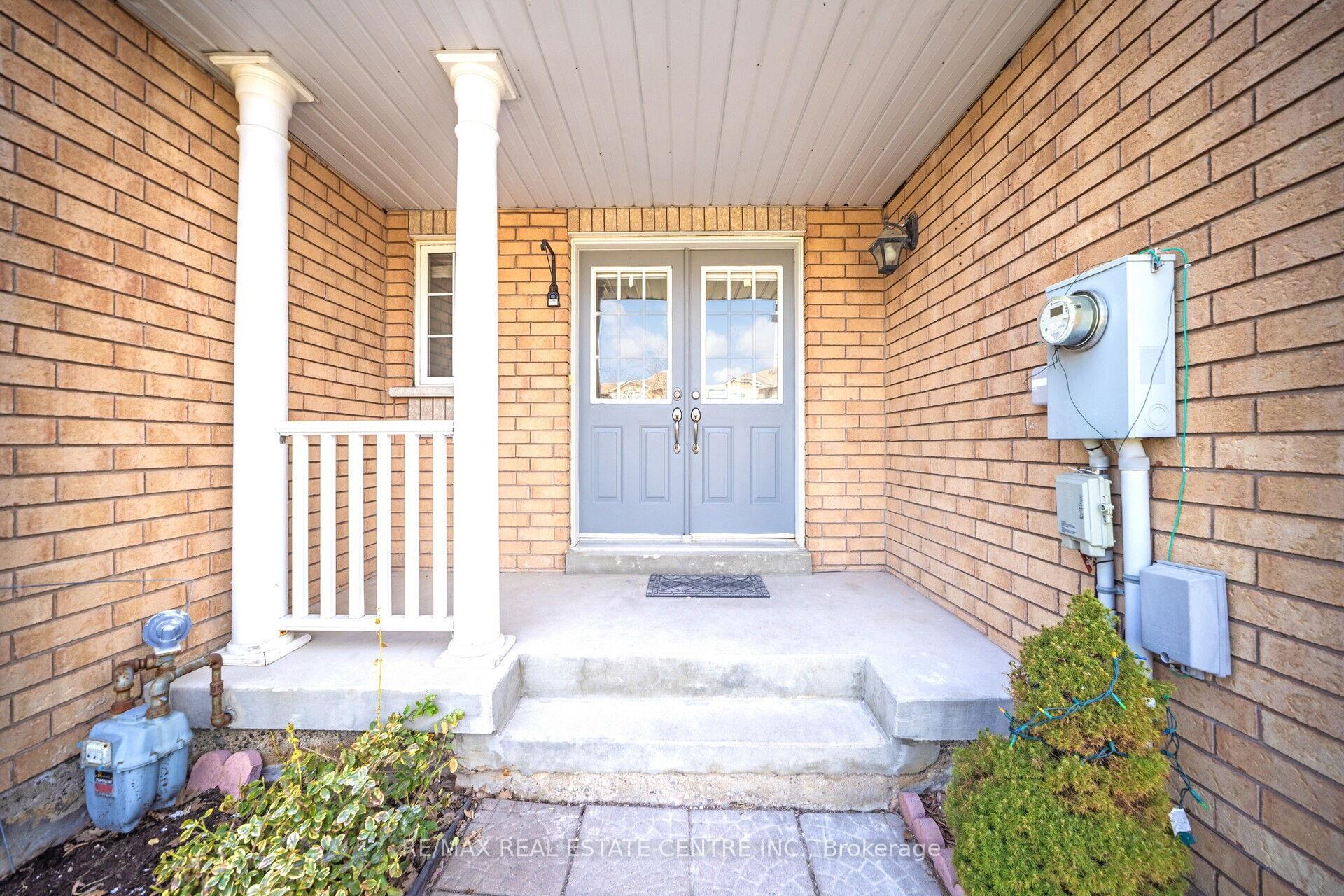 Photo 5 of 126 Sandyshores Drive, Brampton, Sandringham-Wellington — HOMEH
