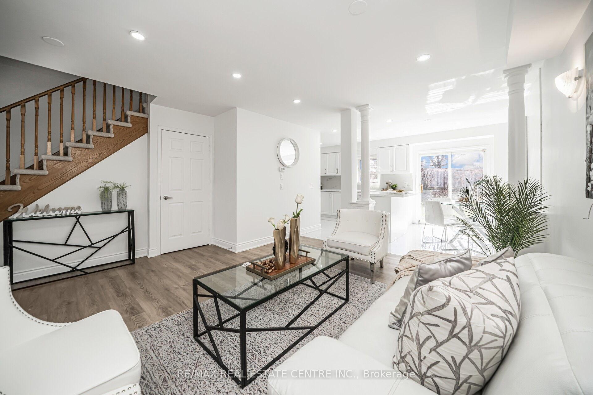 Photo 8 of 126 Sandyshores Drive, Brampton, Sandringham-Wellington — HOMEH