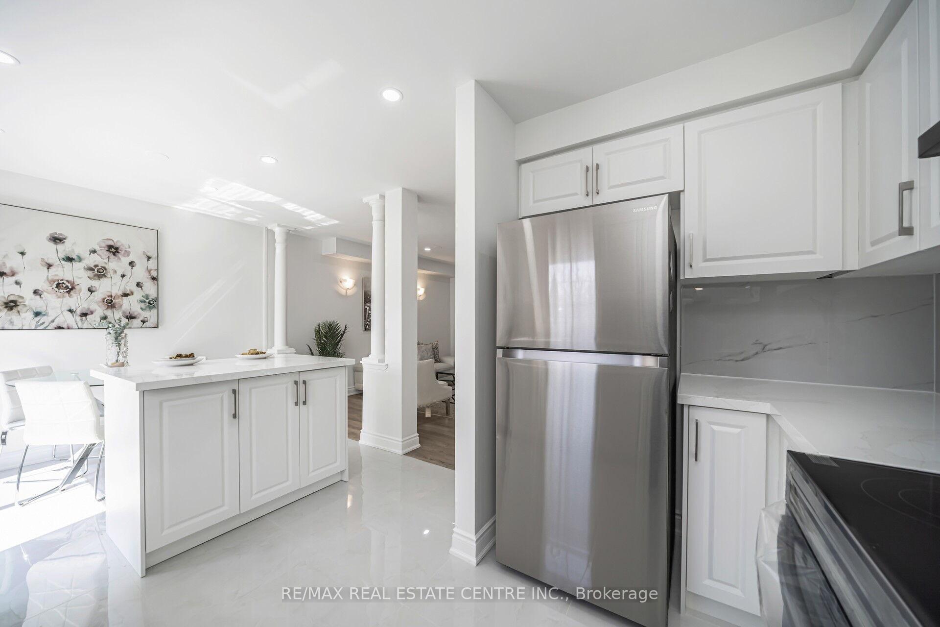 Photo 13 of 126 Sandyshores Drive, Brampton, Sandringham-Wellington — HOMEH