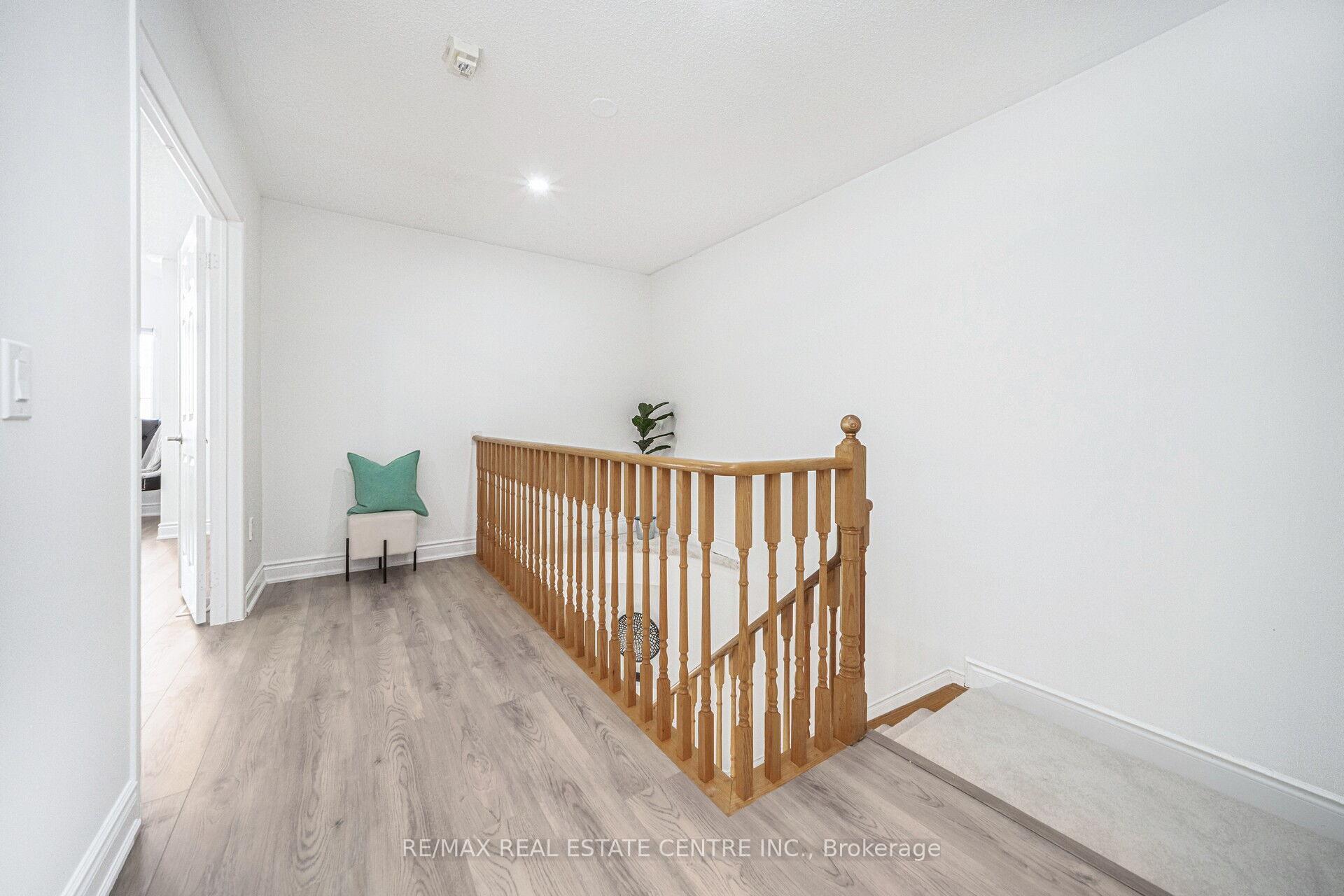 Photo 31 of 126 Sandyshores Drive, Brampton, Sandringham-Wellington — HOMEH