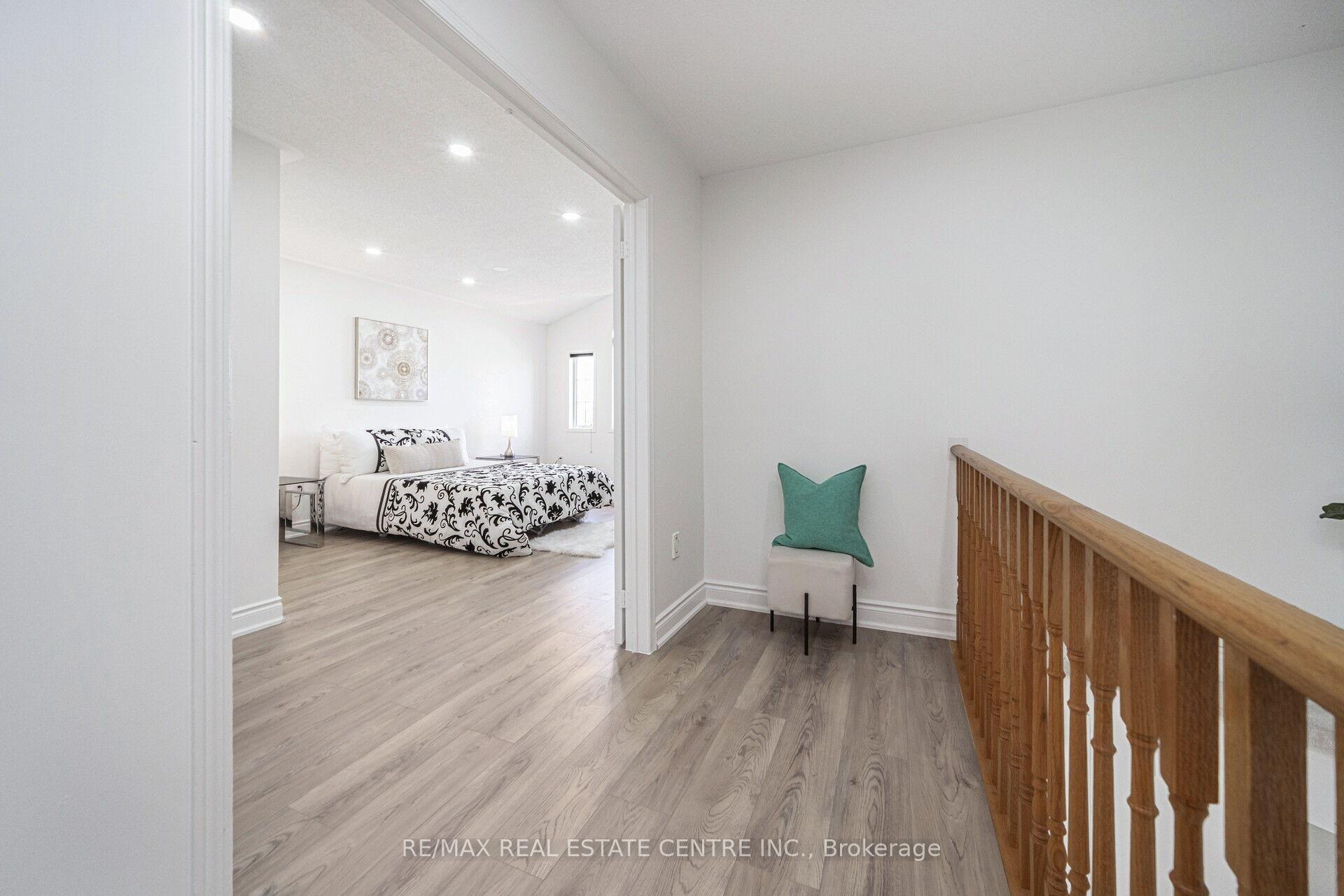 Photo 38 of 126 Sandyshores Drive, Brampton, Sandringham-Wellington — HOMEH