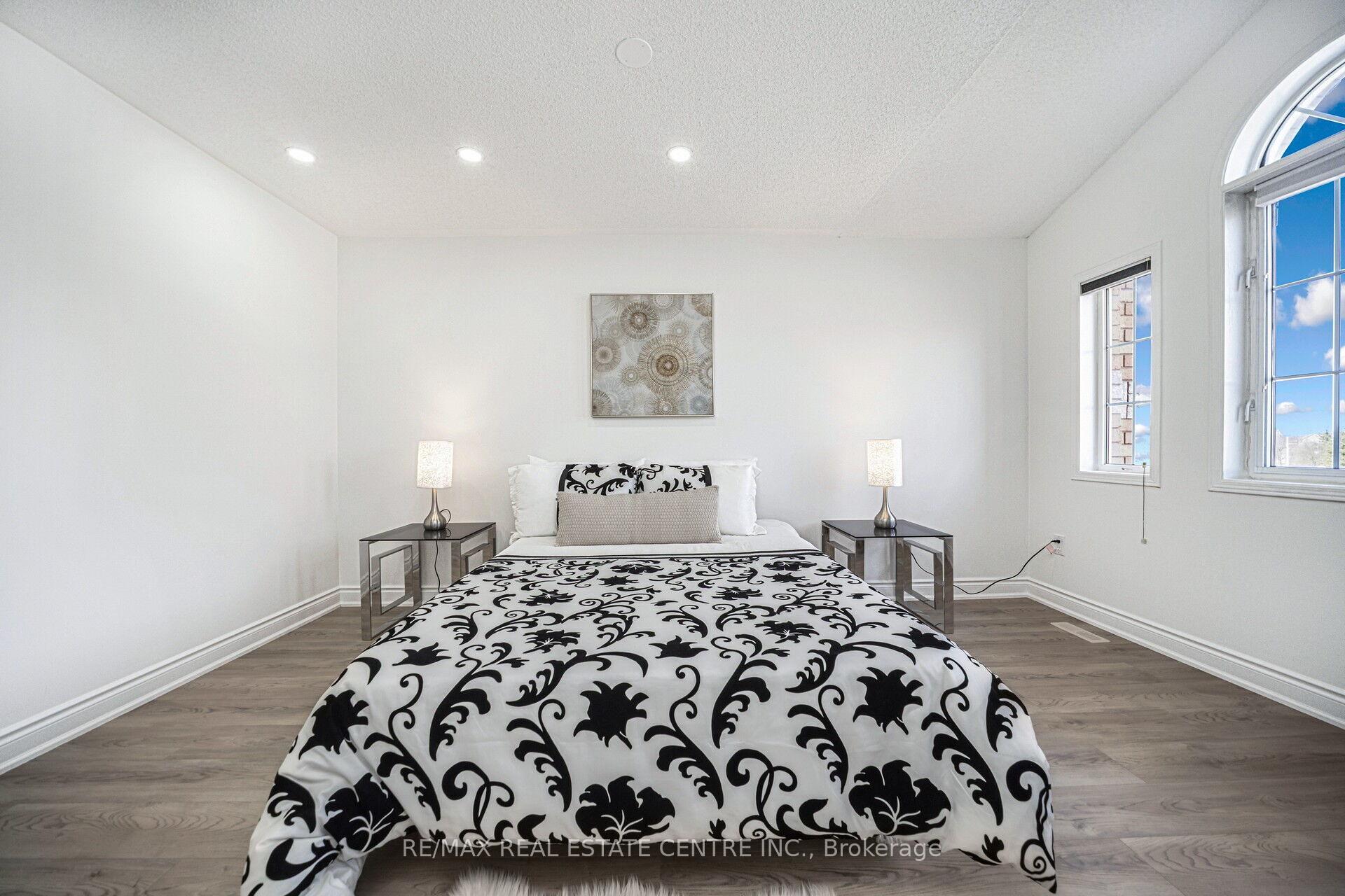 Photo 22 of 126 Sandyshores Drive, Brampton, Sandringham-Wellington — HOMEH