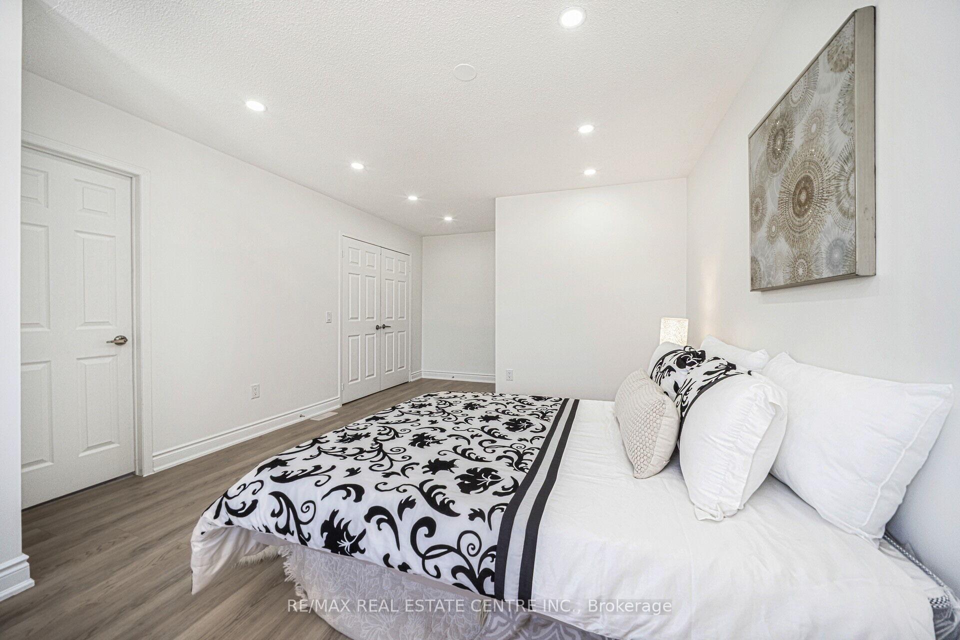 Photo 30 of 126 Sandyshores Drive, Brampton, Sandringham-Wellington — HOMEH