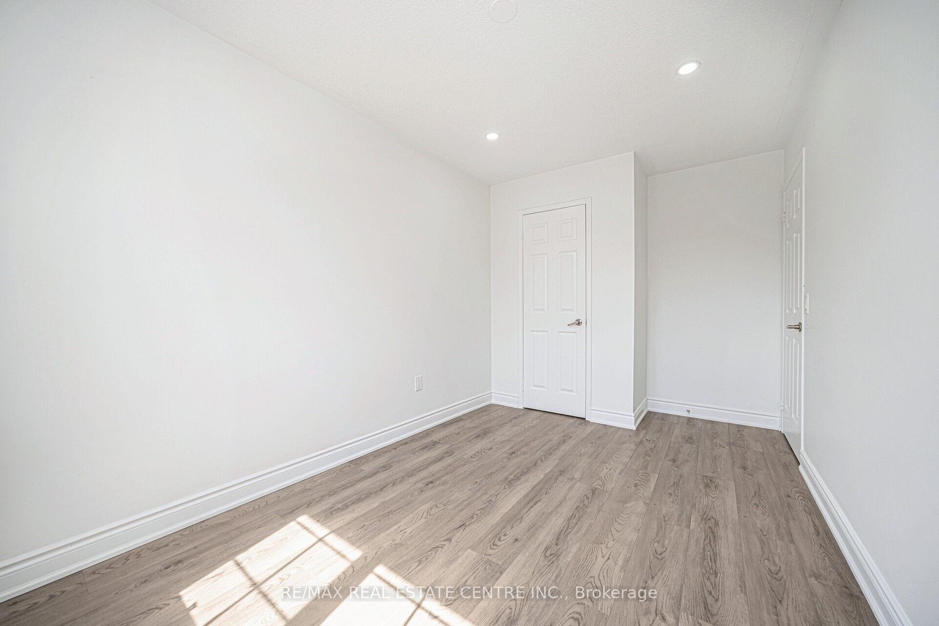 Photo 44 of 126 Sandyshores Drive, Brampton, Sandringham-Wellington — HOMEH
