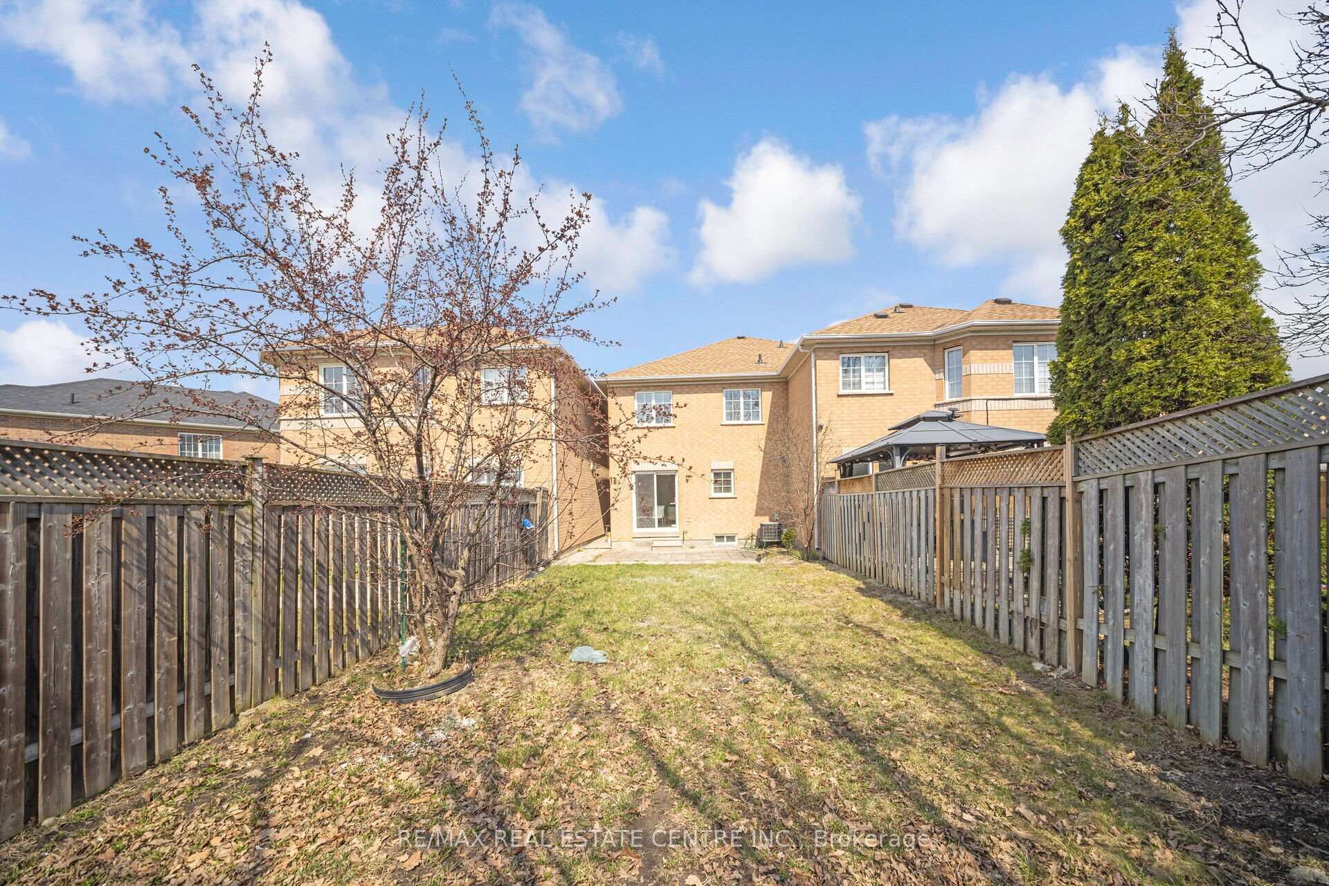 Photo 36 of 126 Sandyshores Drive, Brampton, Sandringham-Wellington — HOMEH