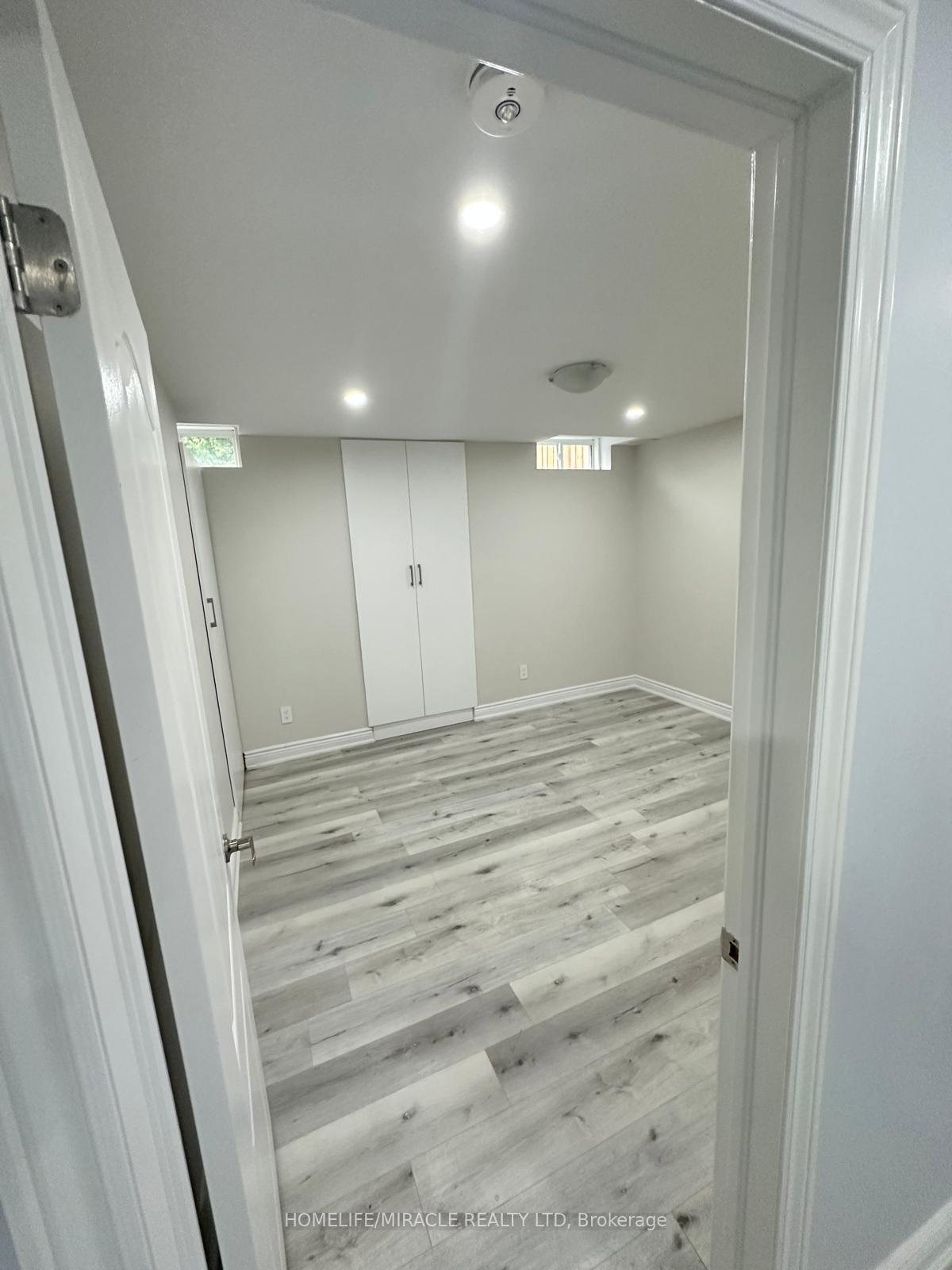 Photo 6 of 49 Ballyhaise Crescent, Brampton, Credit Valley — HOMEH