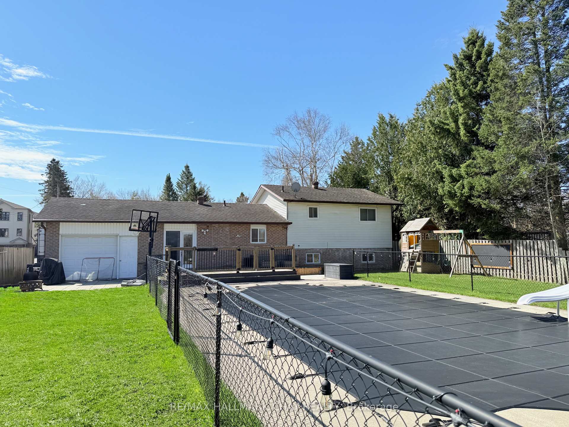 Photo 2 of 209 Phillips Street, Barrie, Ardagh — HOMEH