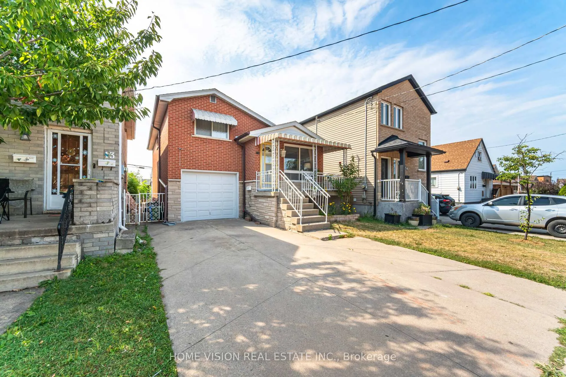 Photo 2 of 15 Adair Avenue N, Hamilton, McQuesten — HOMEH