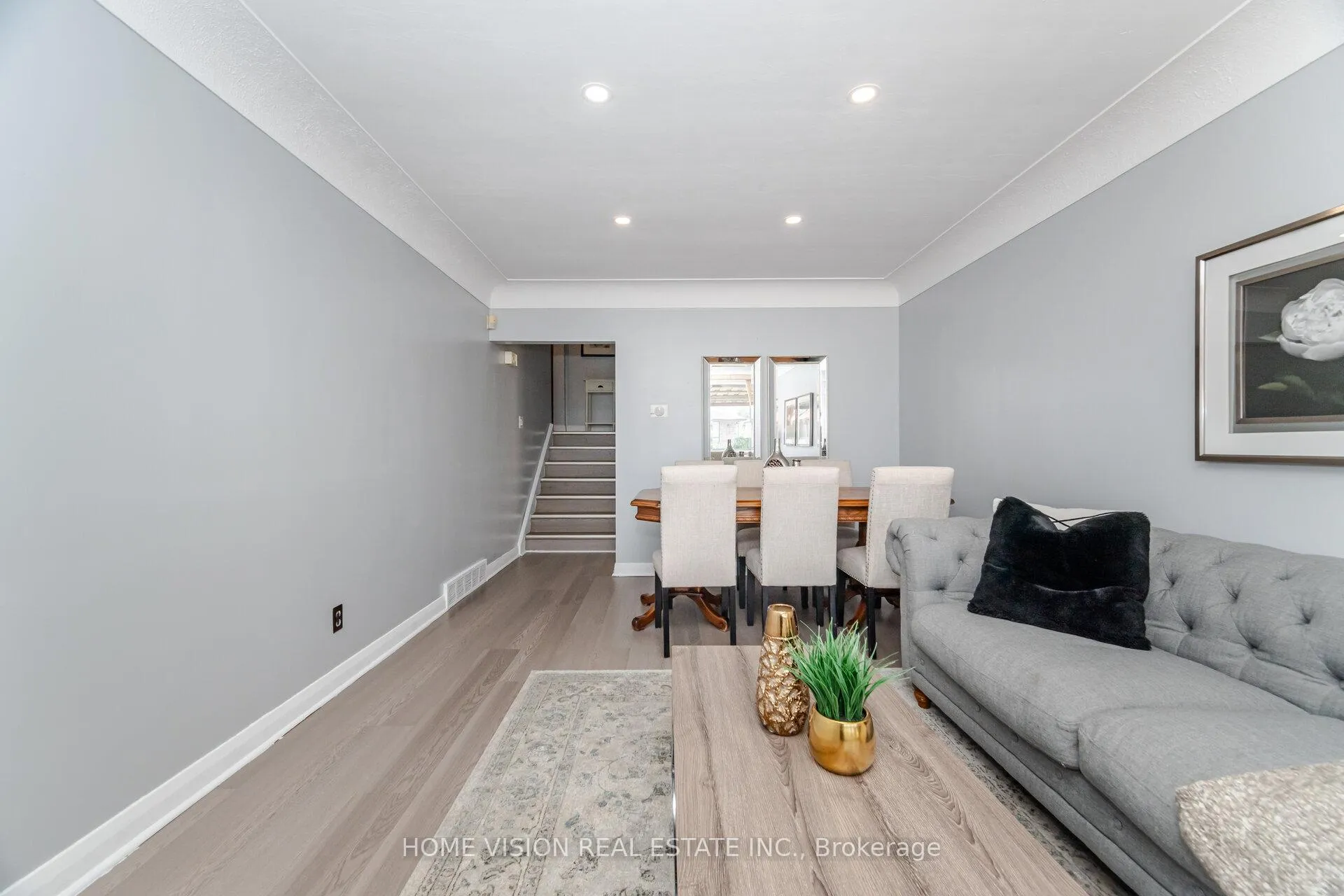 Photo 8 of 15 Adair Avenue N, Hamilton, McQuesten — HOMEH