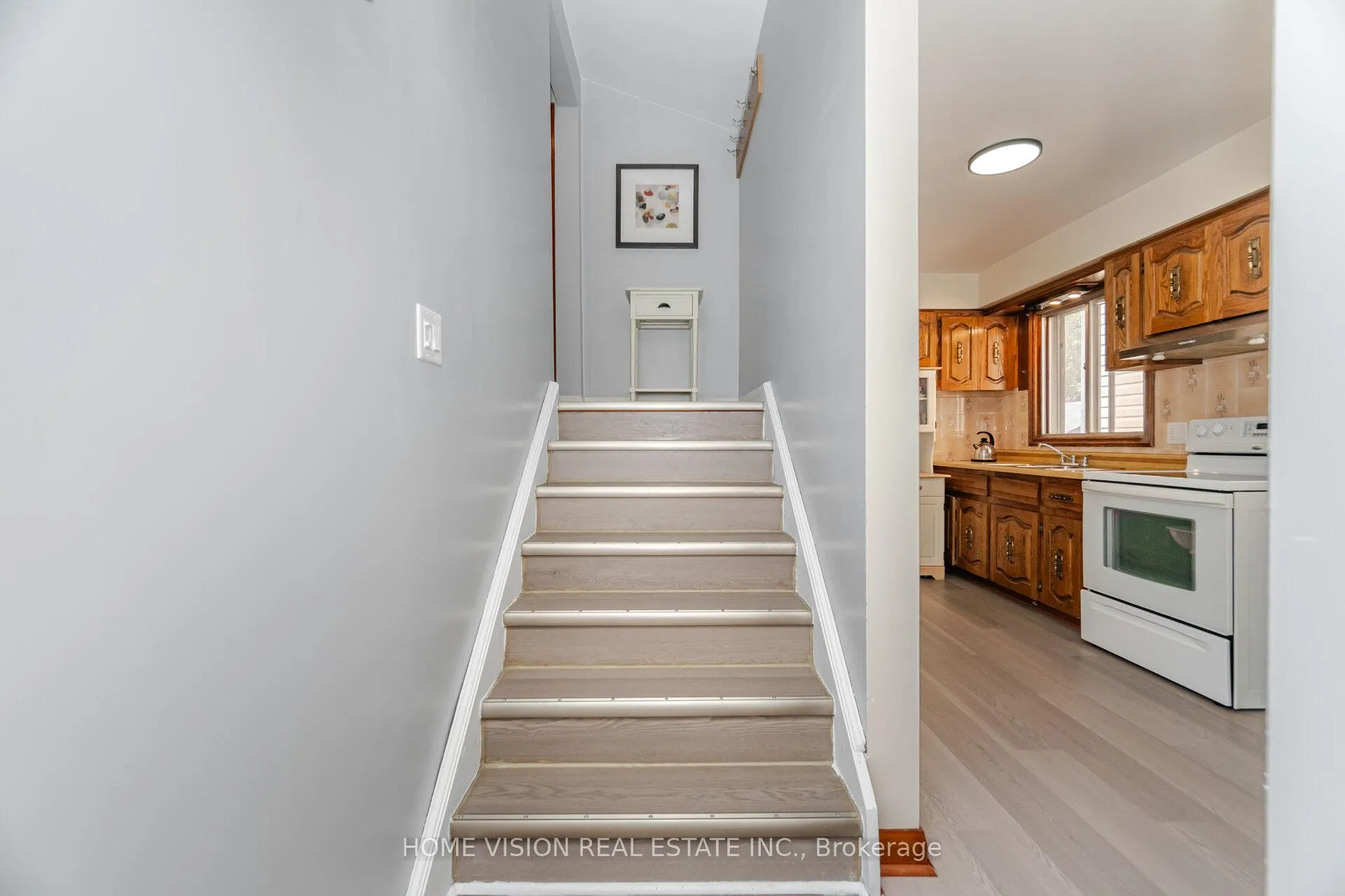 Photo 12 of 15 Adair Avenue N, Hamilton, McQuesten — HOMEH