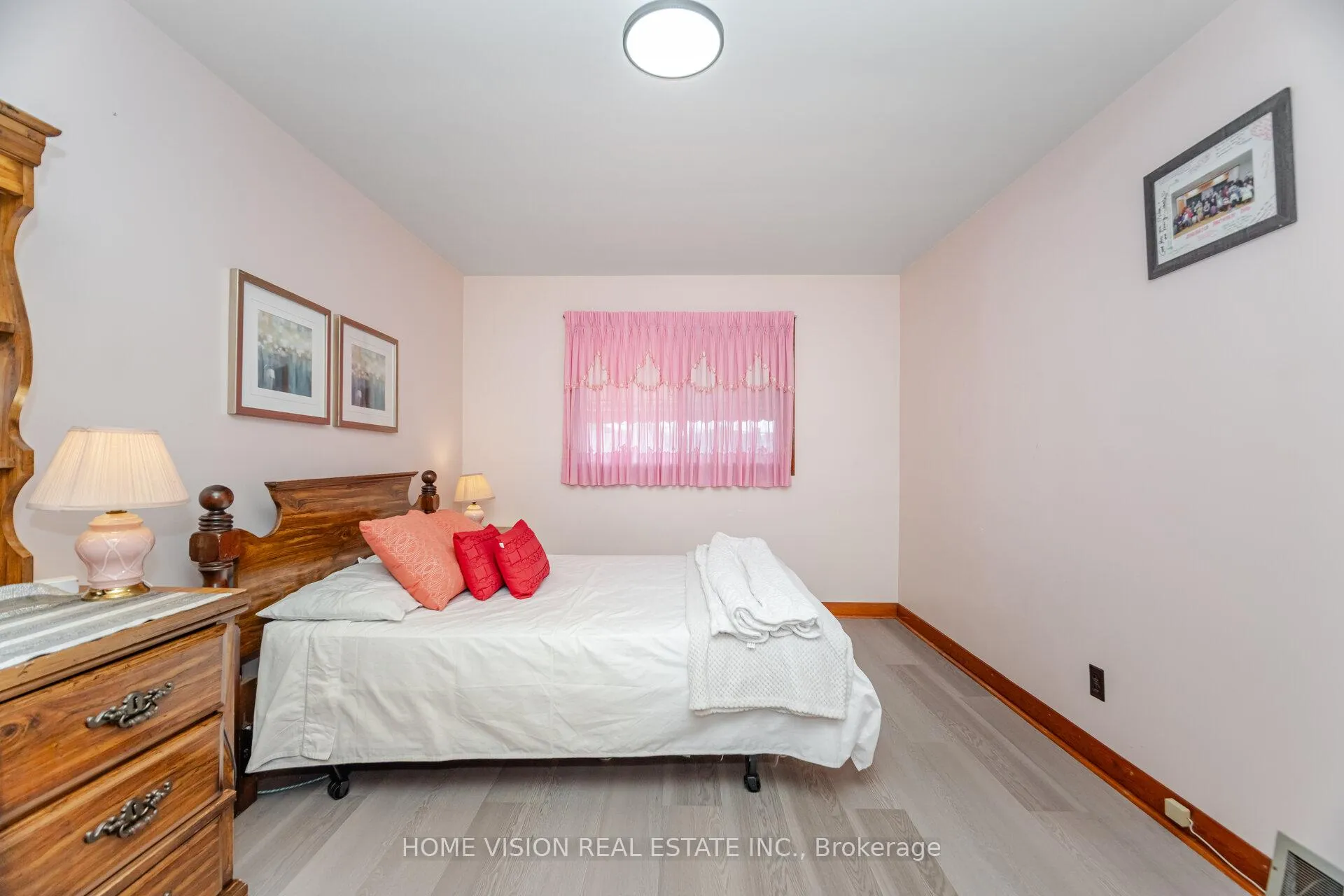 Photo 14 of 15 Adair Avenue N, Hamilton, McQuesten — HOMEH