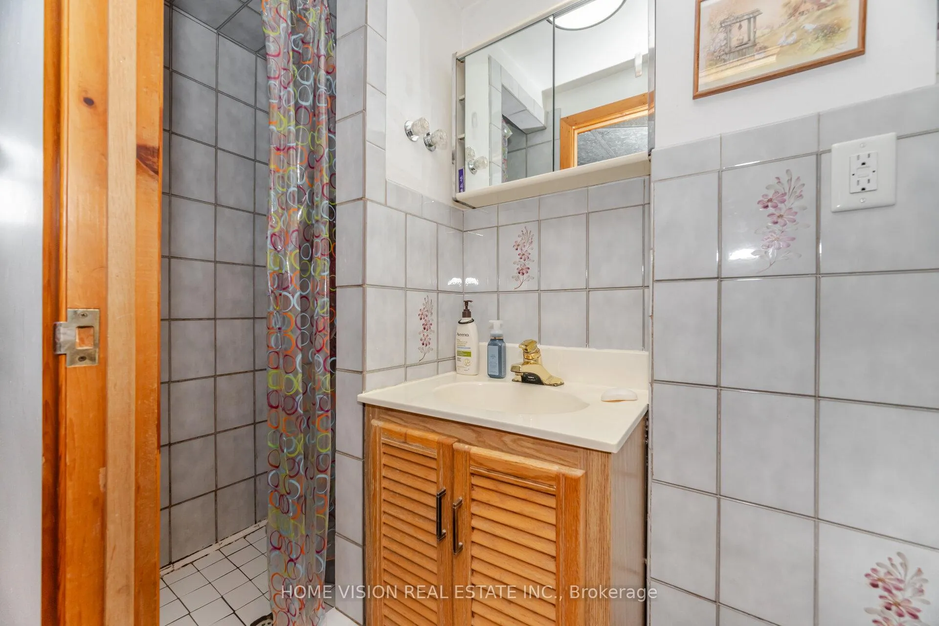 Photo 27 of 15 Adair Avenue N, Hamilton, McQuesten — HOMEH