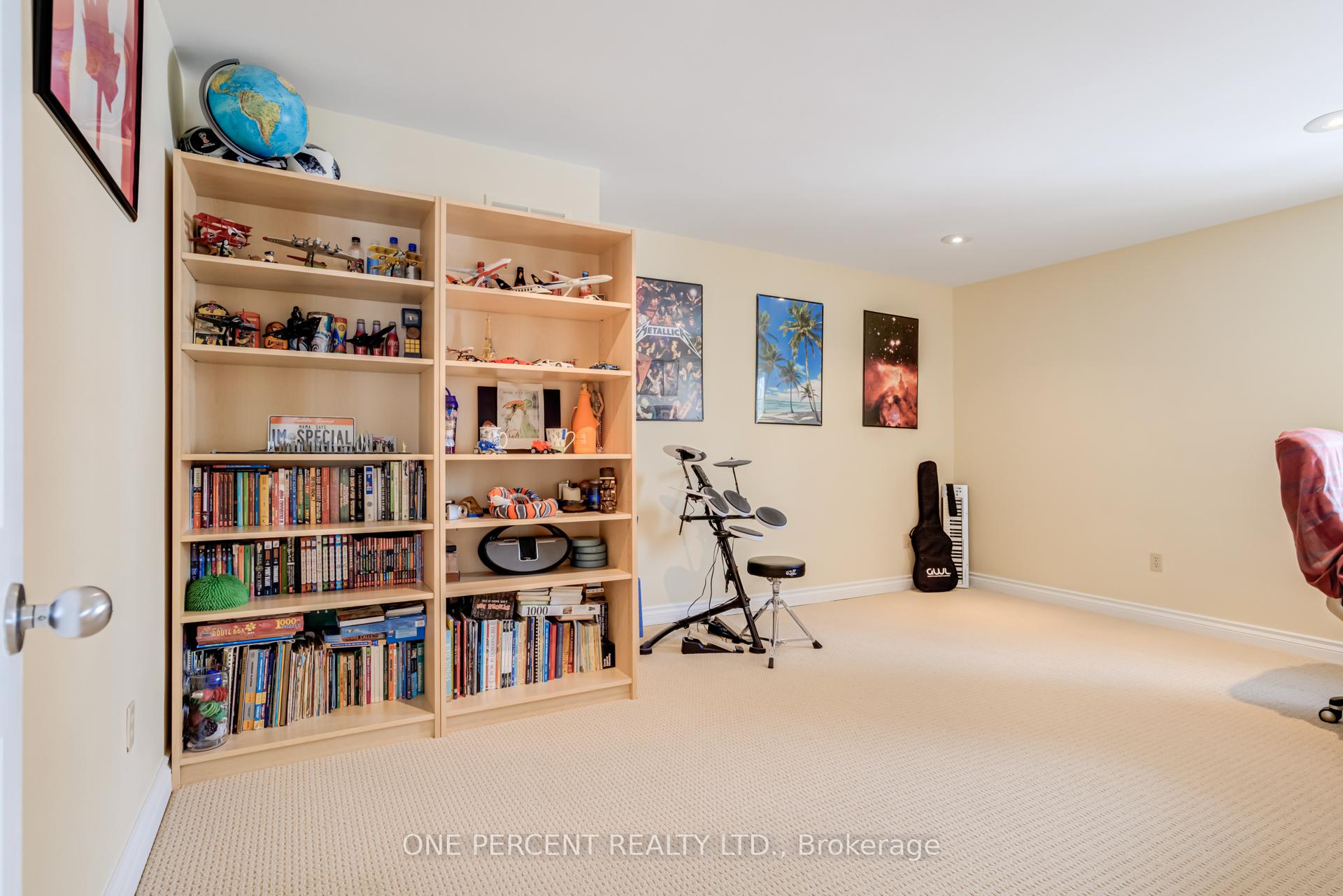 Photo 17 of 2301 Homer Drive, Burlington, Tyandaga — HOMEH