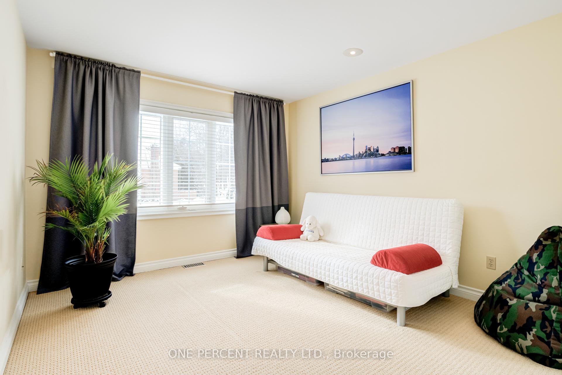 Photo 18 of 2301 Homer Drive, Burlington, Tyandaga — HOMEH