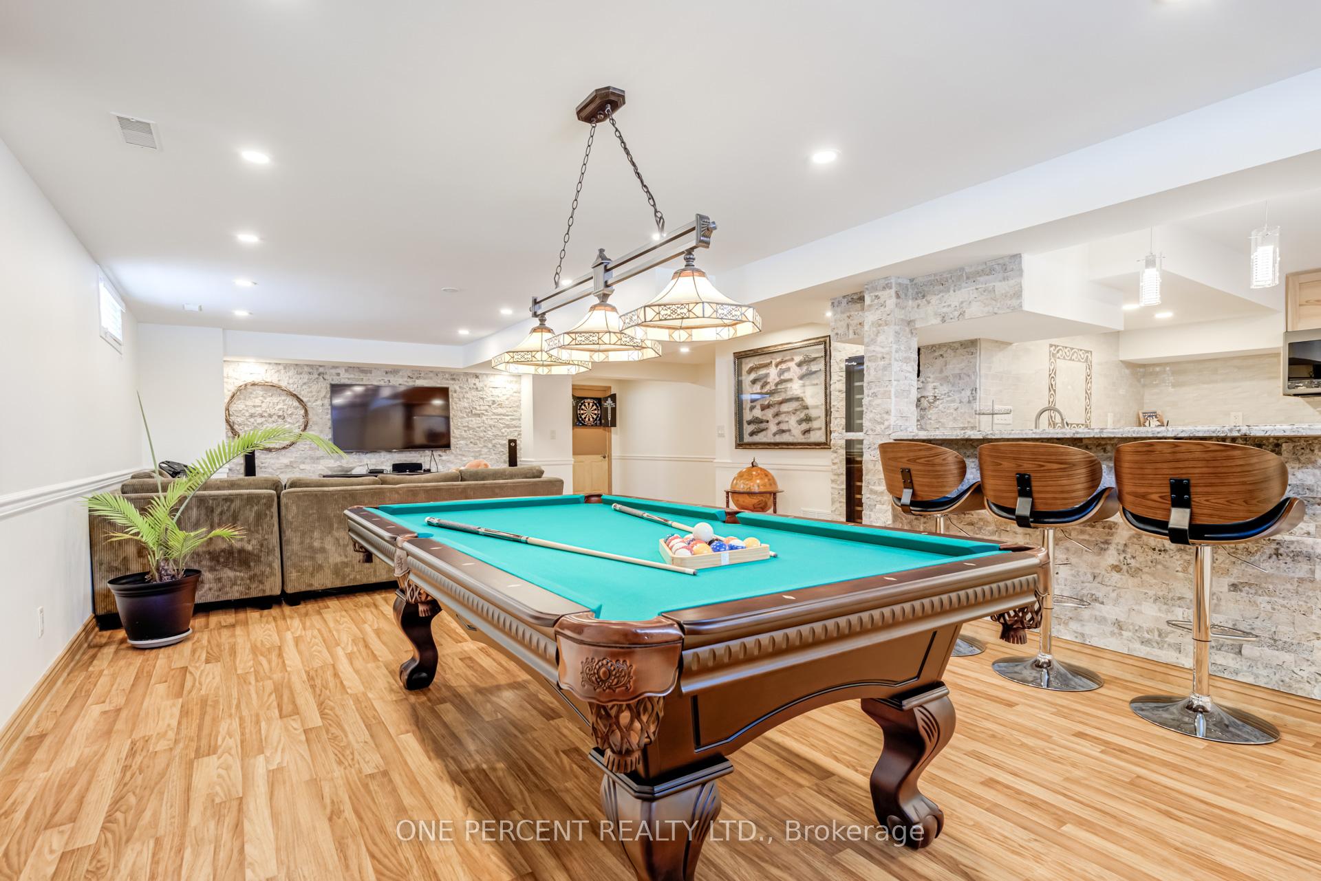 Photo 21 of 2301 Homer Drive, Burlington, Tyandaga — HOMEH