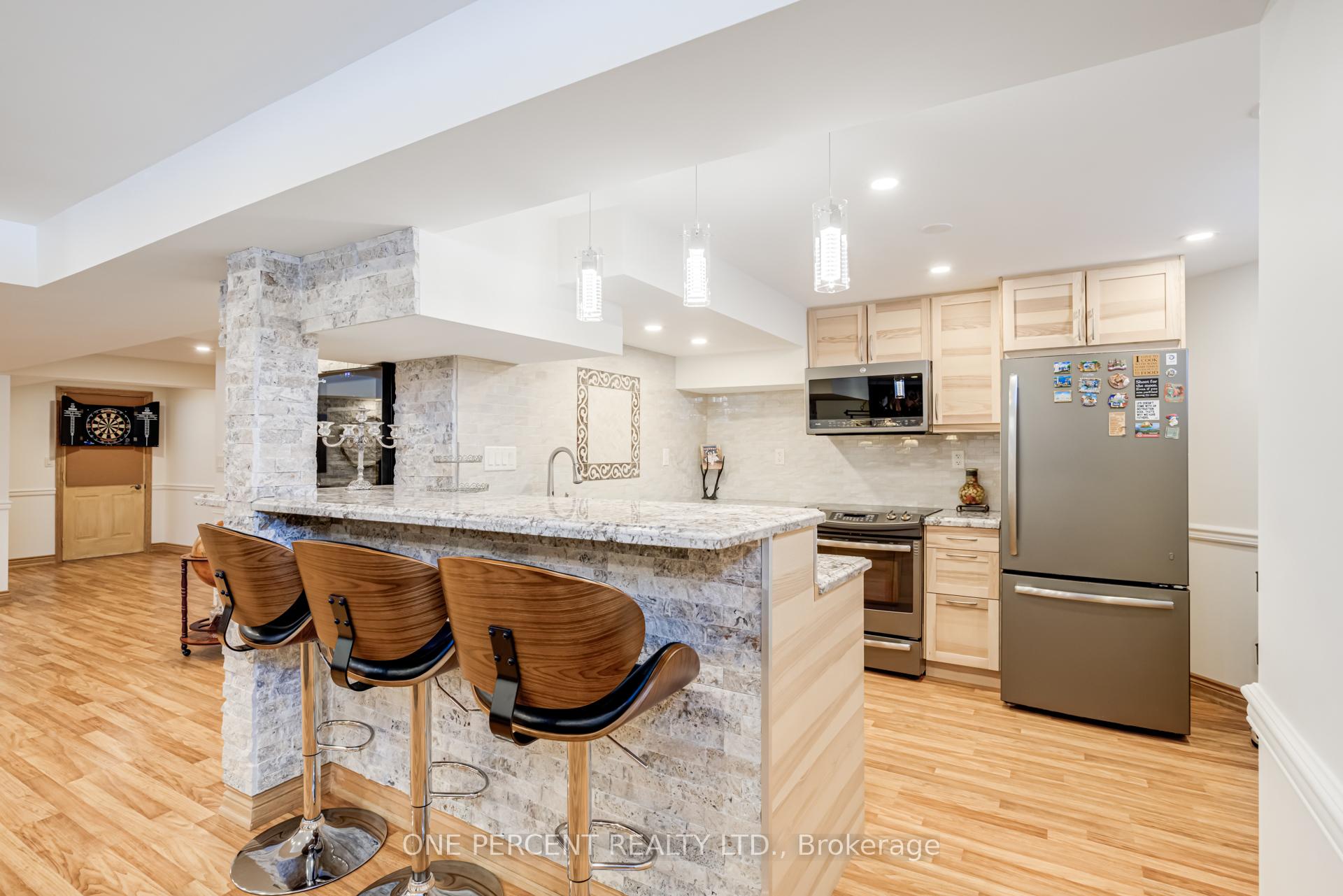 Photo 23 of 2301 Homer Drive, Burlington, Tyandaga — HOMEH