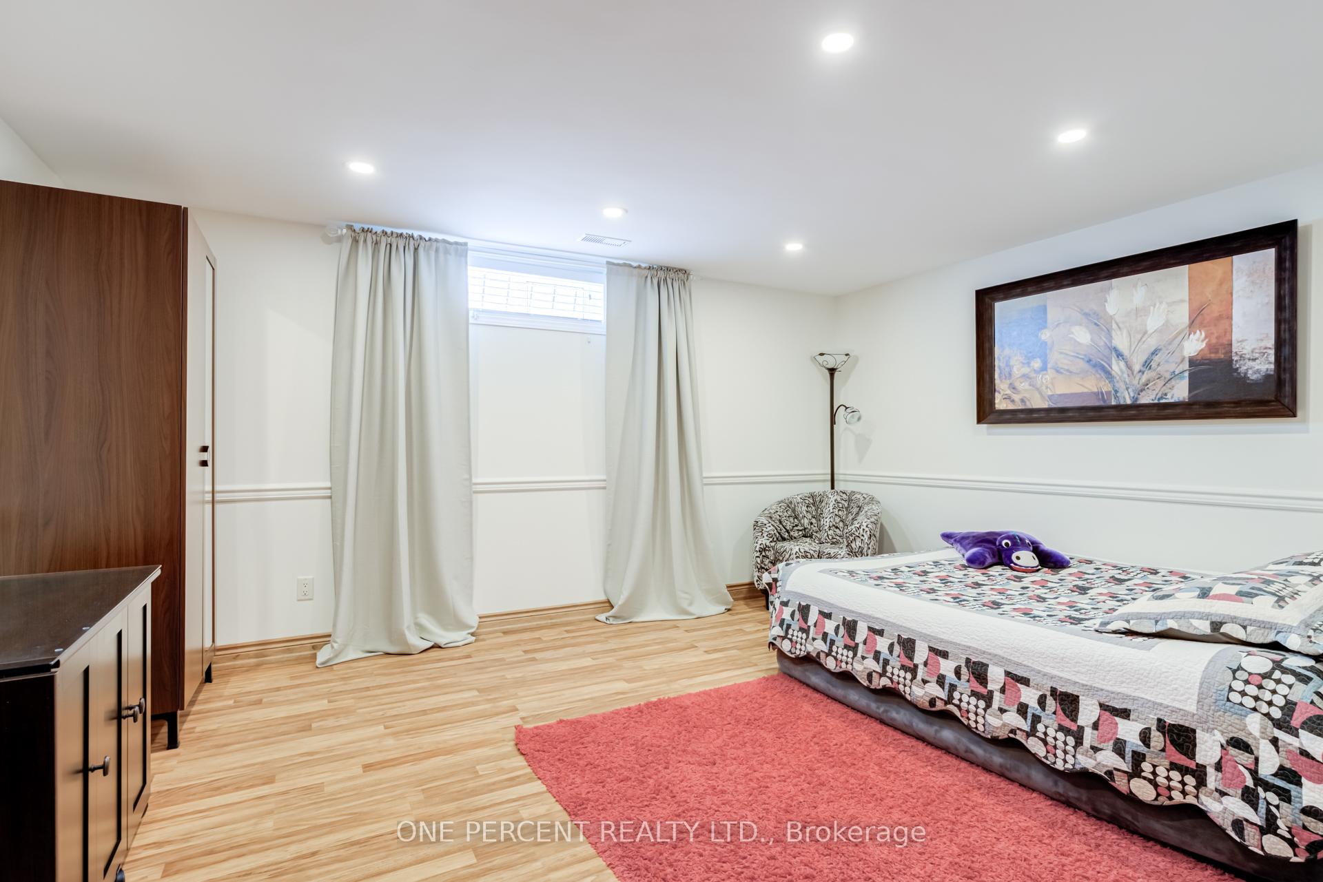 Photo 25 of 2301 Homer Drive, Burlington, Tyandaga — HOMEH