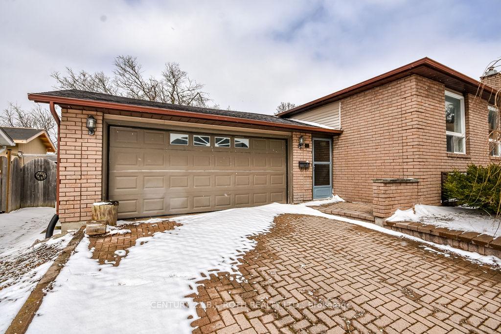 Photo 3 of 21 Wells Crescent, Barrie, Sunnidale — HOMEH