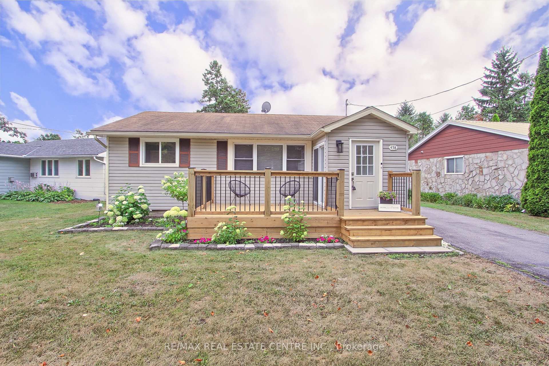 Photo 1 of 458 Dundas Street, Brock, Beaverton — HOMEH