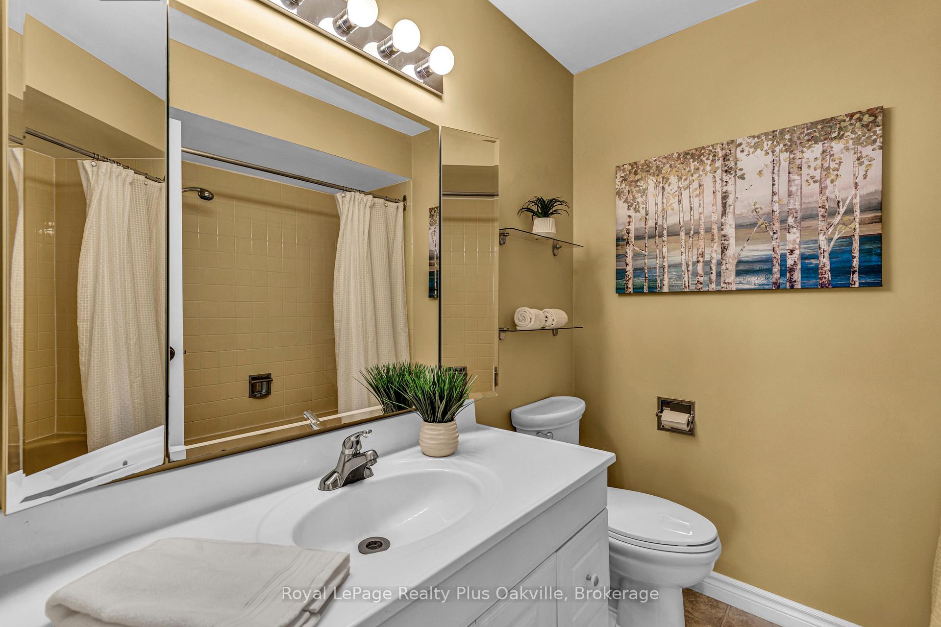Photo 14 of 64 Lamont Place, Brampton, Westgate — HOMEH
