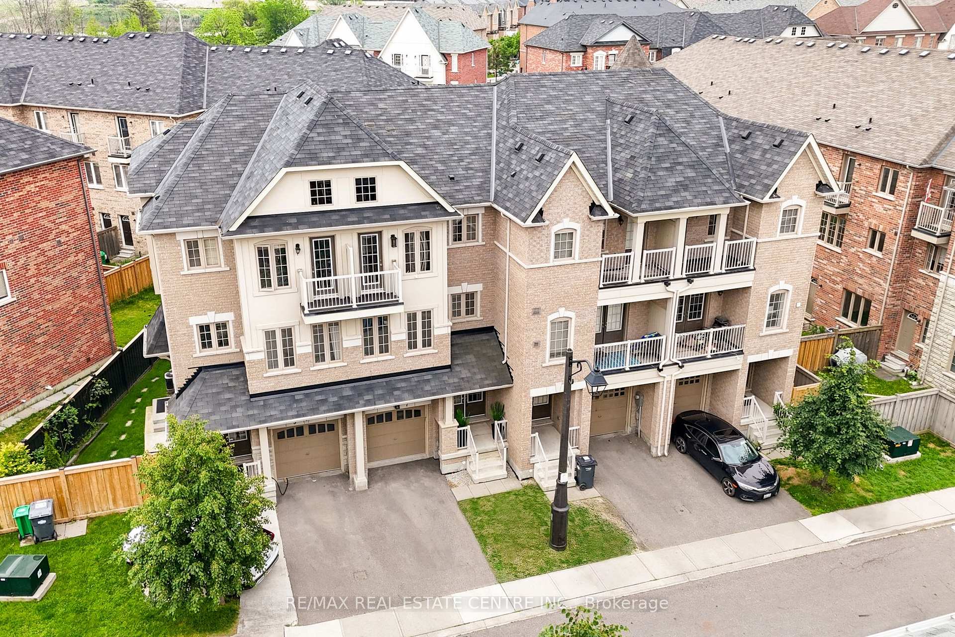 Photo 19 of 7 Rabbit Run Way, Brampton, Heart Lake East — HOMEH