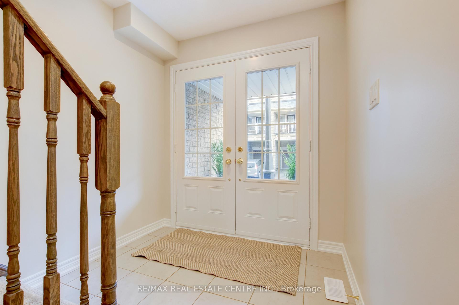 Photo 3 of 7 Rabbit Run Way, Brampton, Heart Lake East — HOMEH