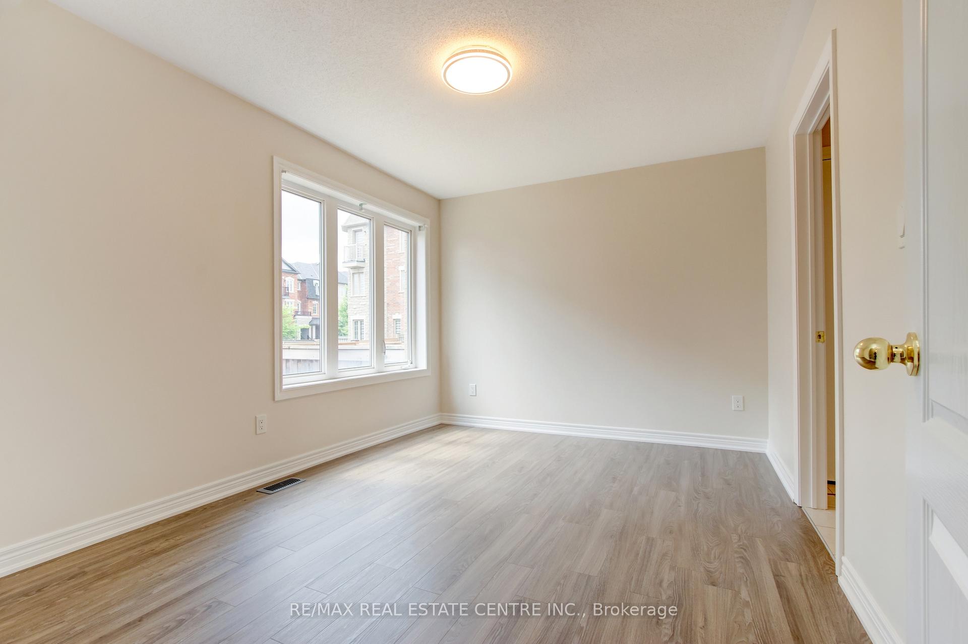 Photo 42 of 7 Rabbit Run Way, Brampton, Heart Lake East — HOMEH
