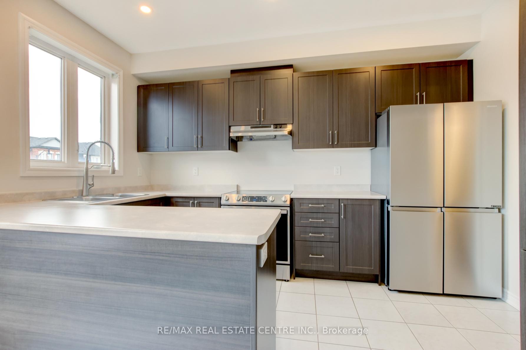 Photo 6 of 7 Rabbit Run Way, Brampton, Heart Lake East — HOMEH