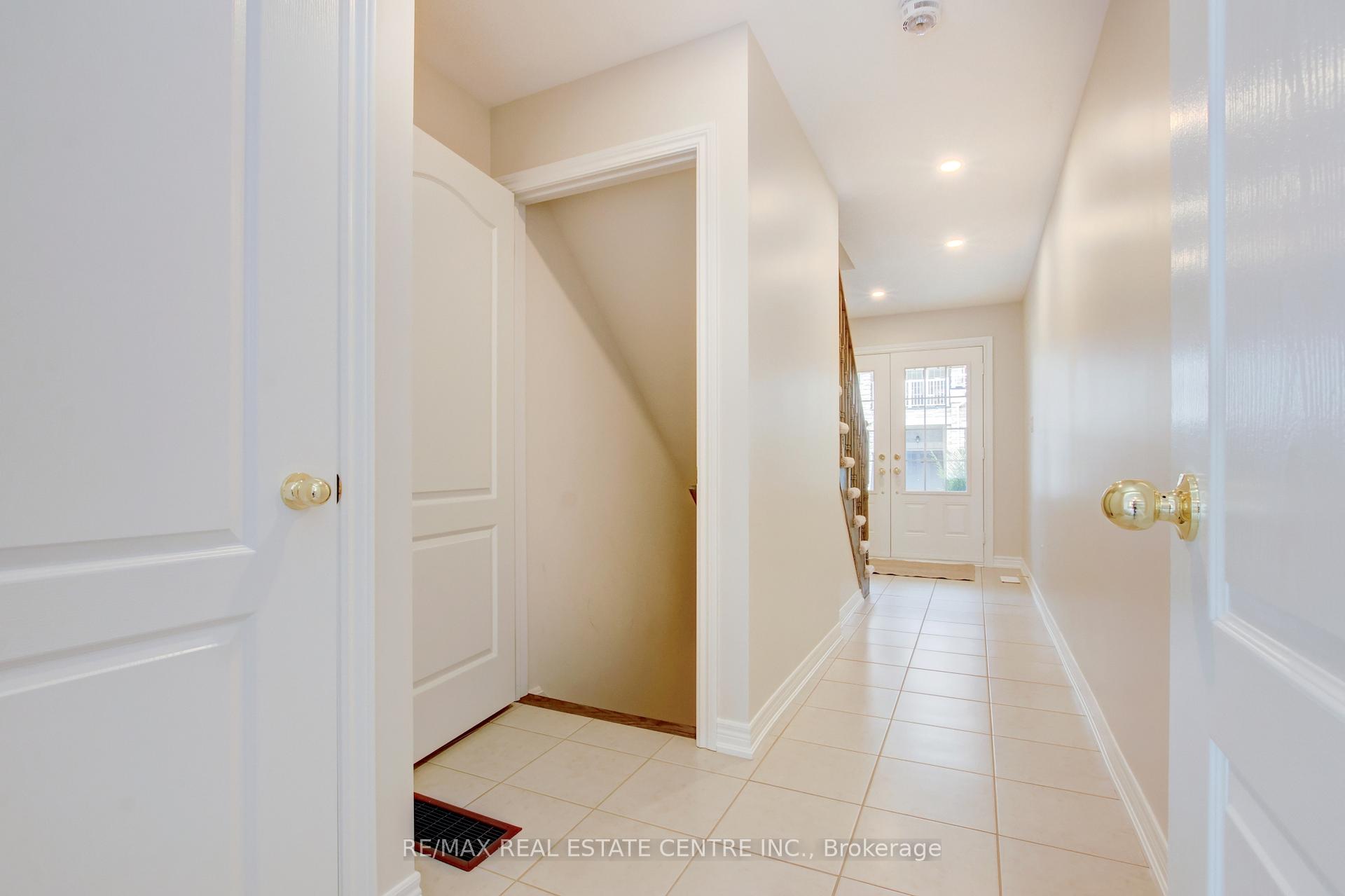 Photo 20 of 7 Rabbit Run Way, Brampton, Heart Lake East — HOMEH