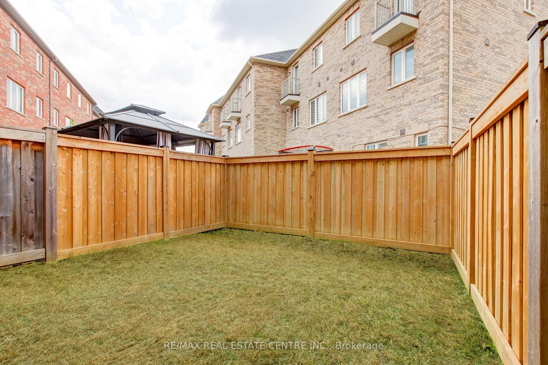 Photo 32 of 7 Rabbit Run Way, Brampton, Heart Lake East — HOMEH