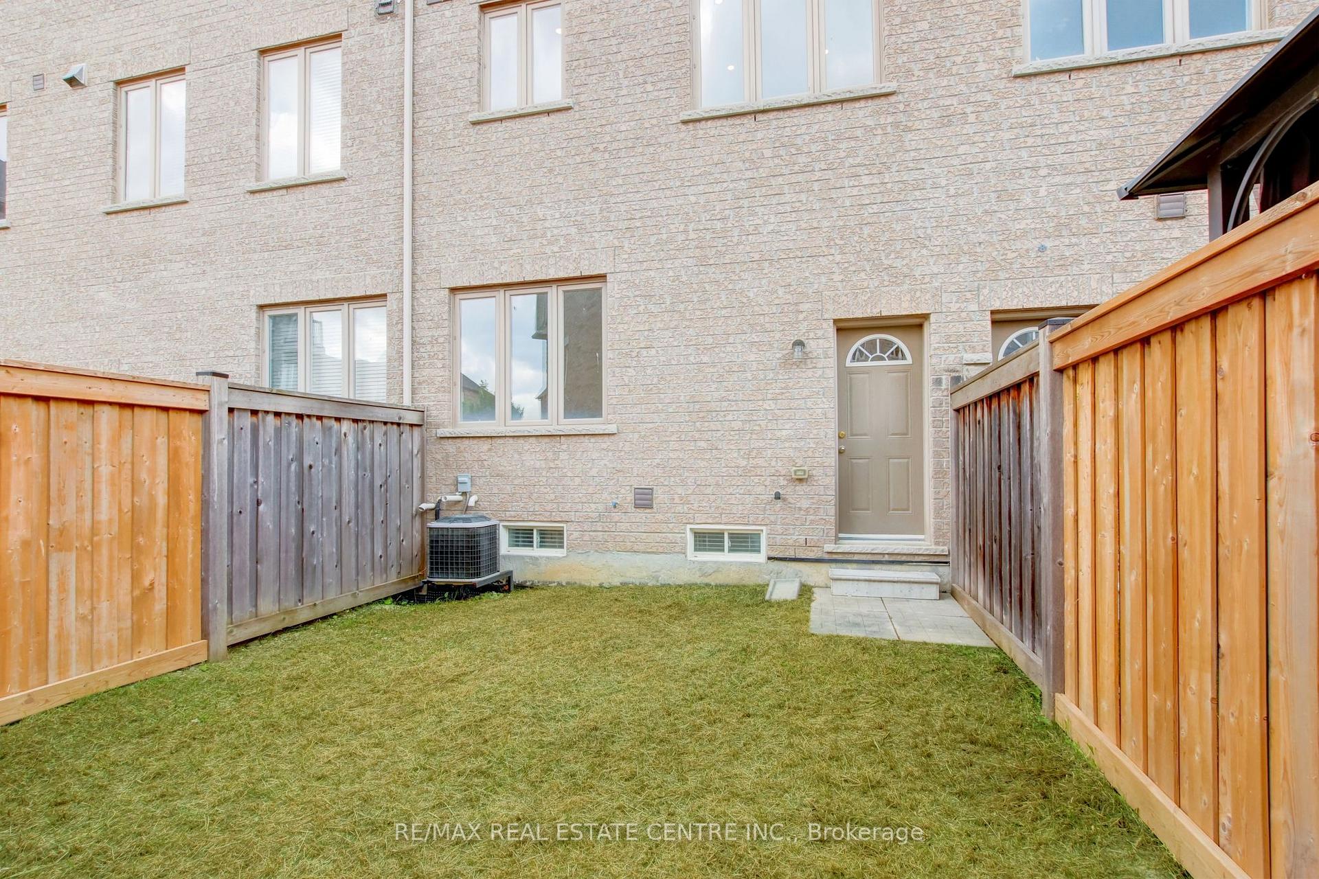 Photo 34 of 7 Rabbit Run Way, Brampton, Heart Lake East — HOMEH