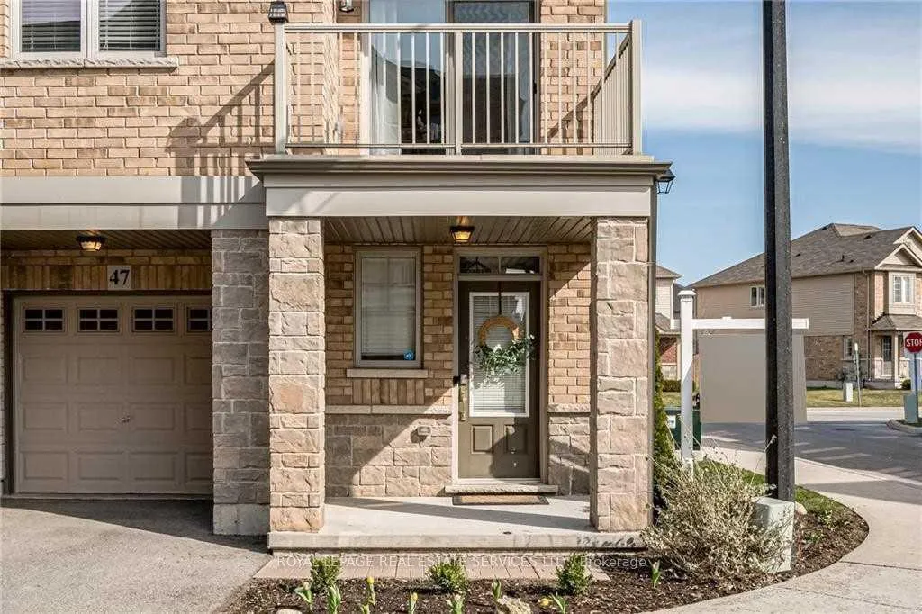 Photo 4 of Unit 47, 201 Westbank Trail, Hamilton, Stoney Creek Mountain — HOMEH