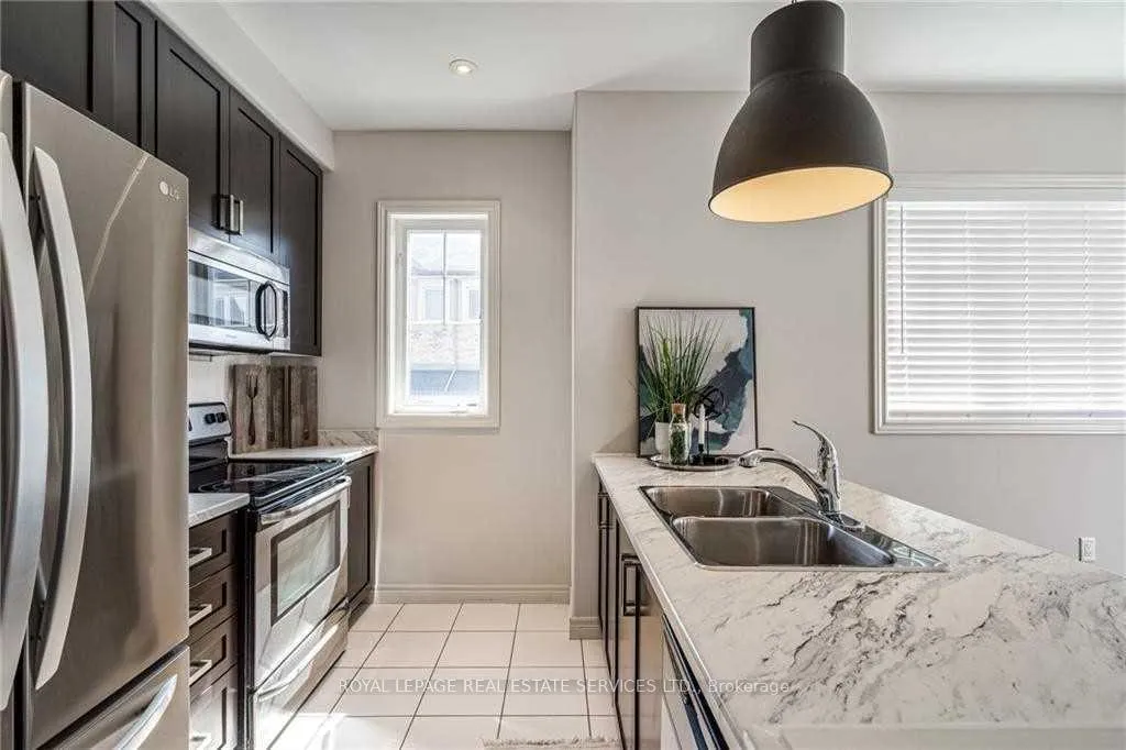 Photo 7 of Unit 47, 201 Westbank Trail, Hamilton, Stoney Creek Mountain — HOMEH