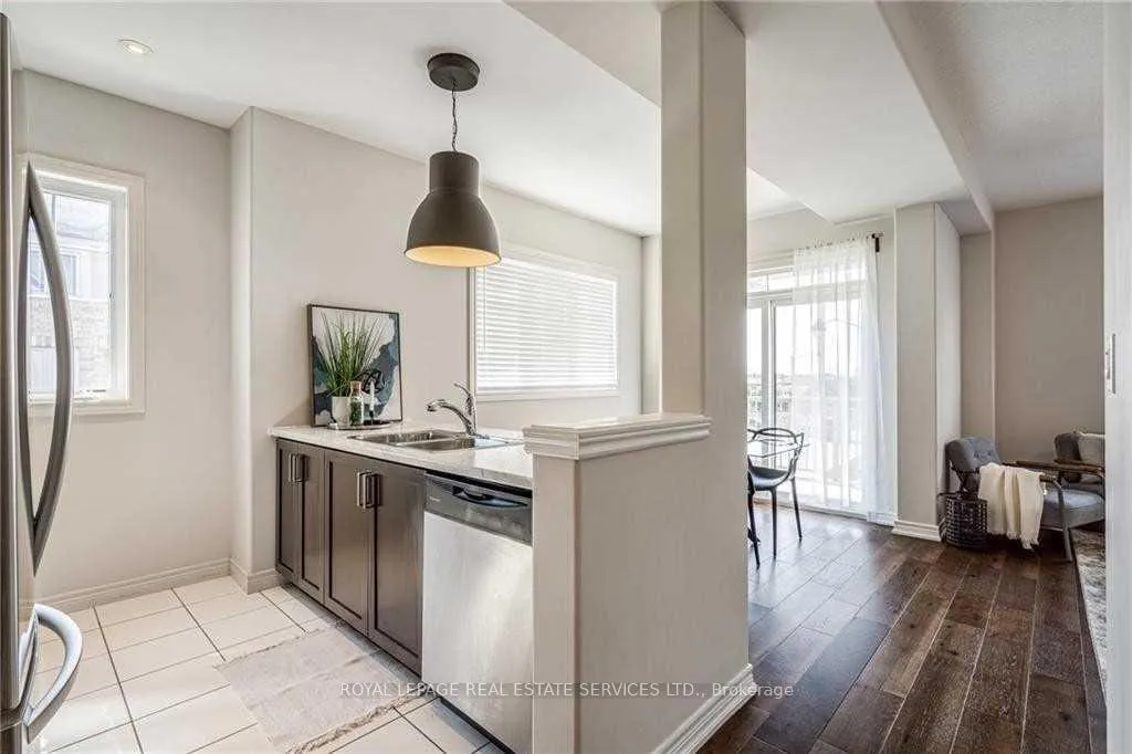 Photo 8 of Unit 47, 201 Westbank Trail, Hamilton, Stoney Creek Mountain — HOMEH