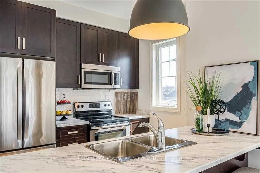 Photo 9 of Unit 47, 201 Westbank Trail, Hamilton, Stoney Creek Mountain — HOMEH