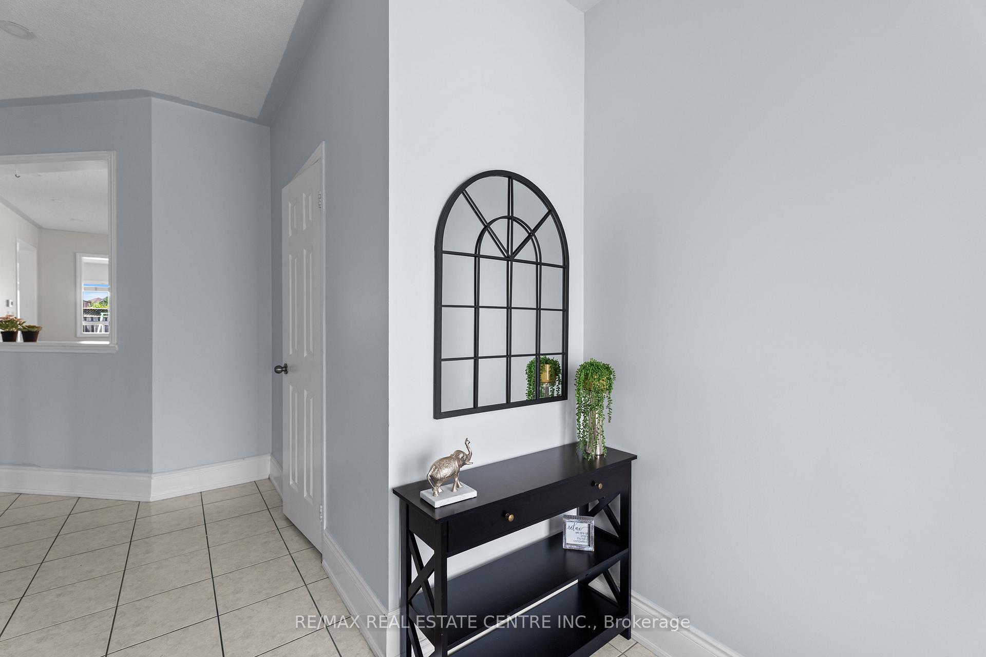 Photo 10 of 42 Zia Dodda Crescent, Brampton, Bram East — HOMEH