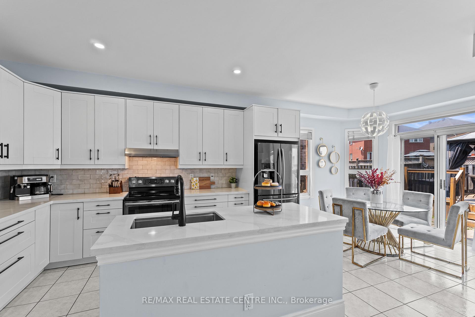 Photo 8 of 42 Zia Dodda Crescent, Brampton, Bram East — HOMEH