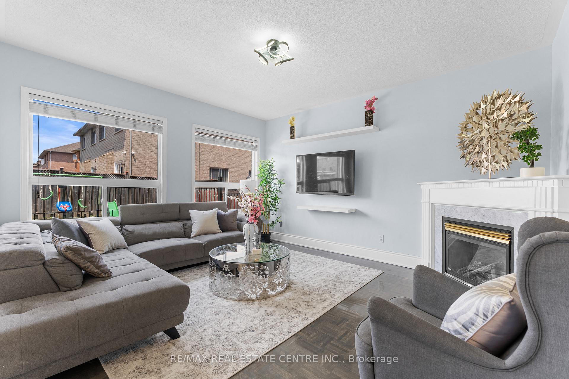 Photo 17 of 42 Zia Dodda Crescent, Brampton, Bram East — HOMEH