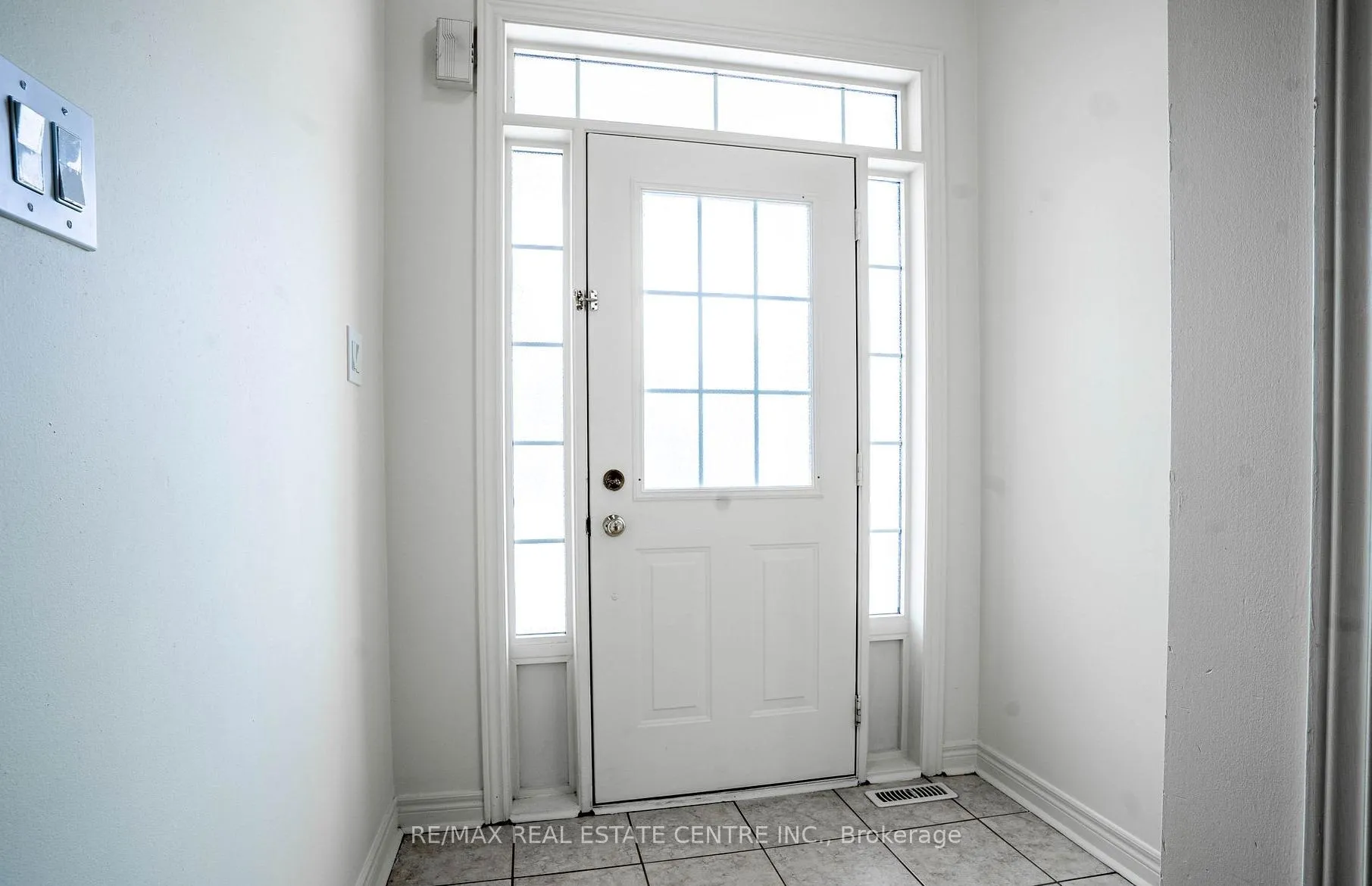 Photo 3 of 106 Silent Pond Crescent, Brampton, Madoc — HOMEH
