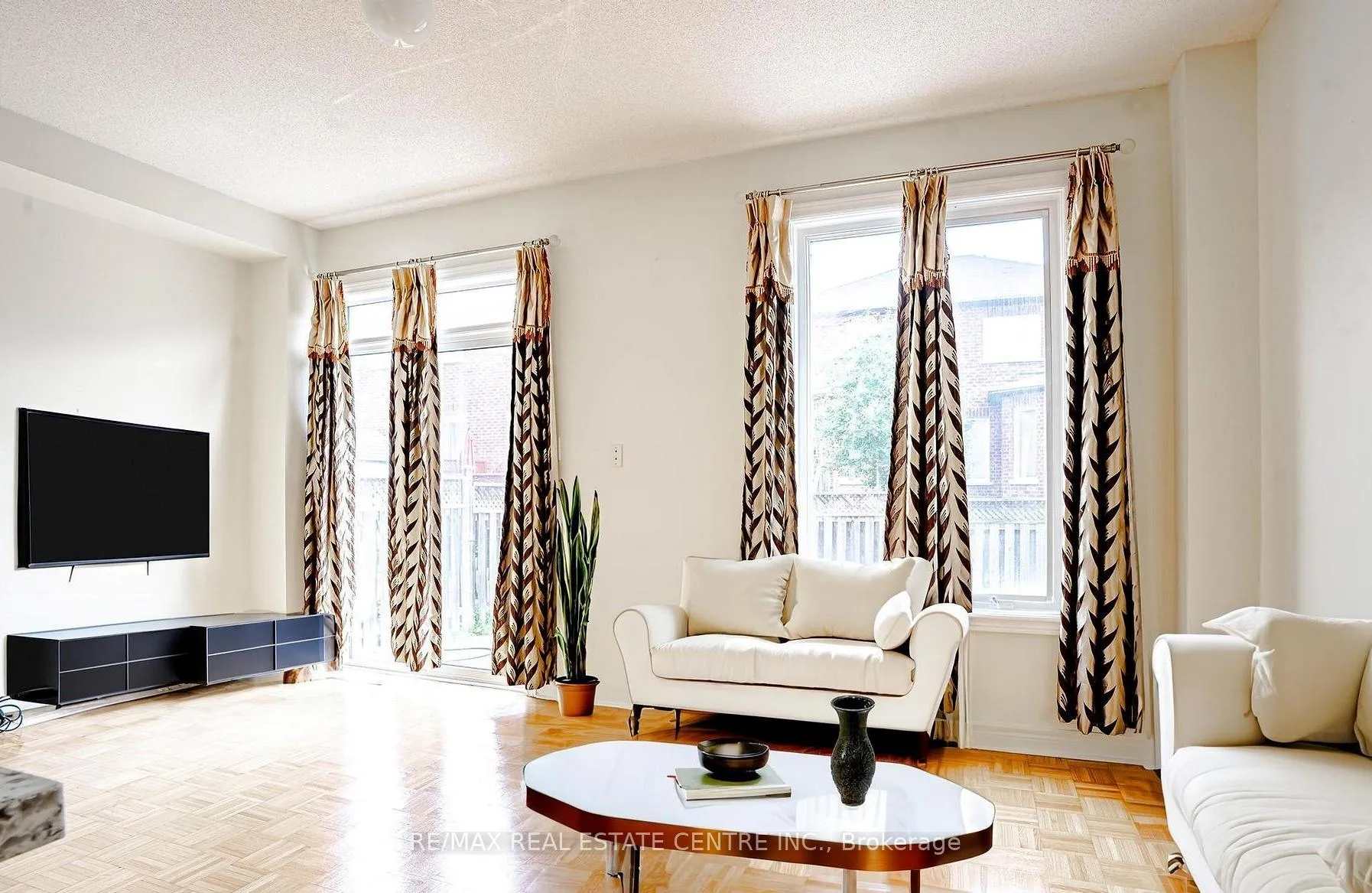 Photo 5 of 106 Silent Pond Crescent, Brampton, Madoc — HOMEH