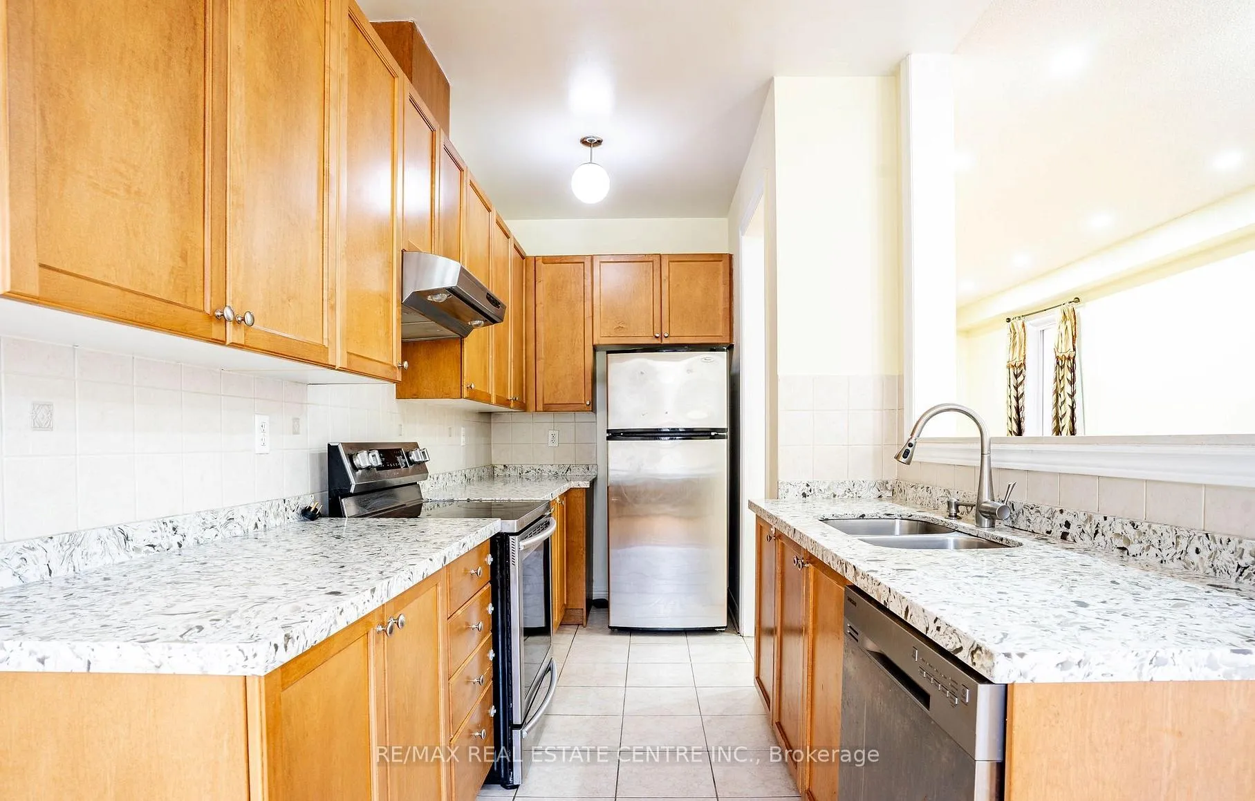 Photo 6 of 106 Silent Pond Crescent, Brampton, Madoc — HOMEH