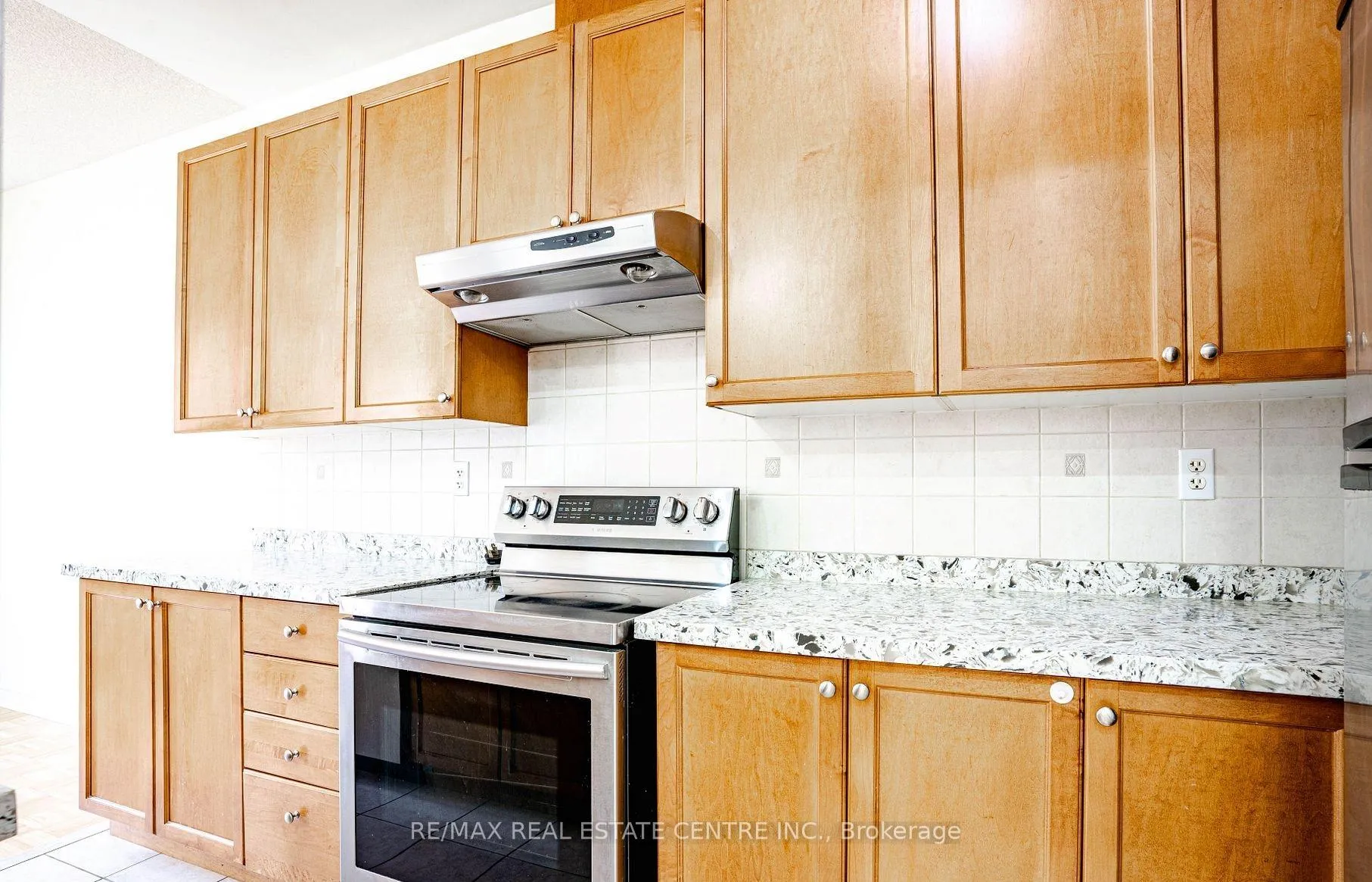 Photo 7 of 106 Silent Pond Crescent, Brampton, Madoc — HOMEH