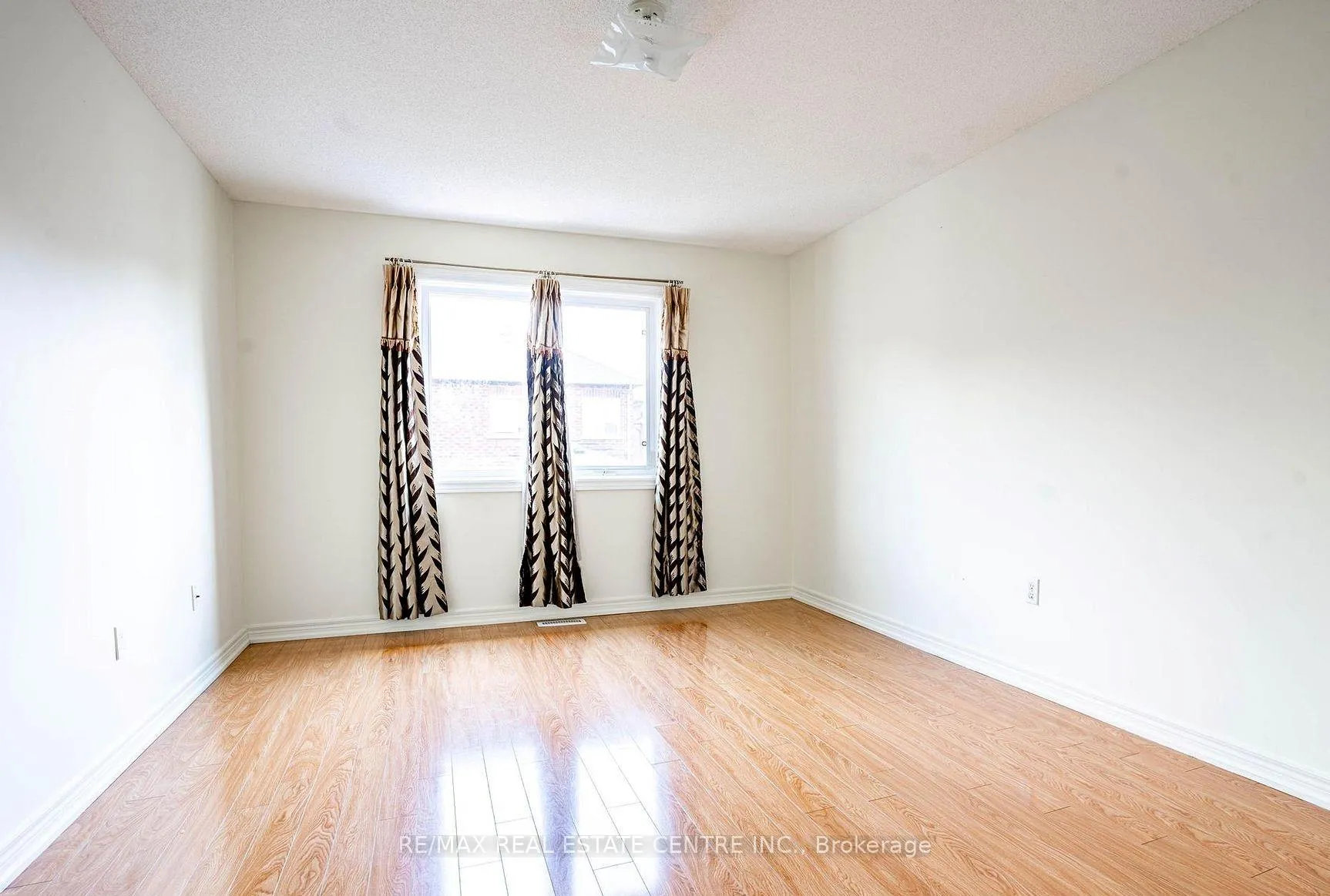 Photo 11 of 106 Silent Pond Crescent, Brampton, Madoc — HOMEH