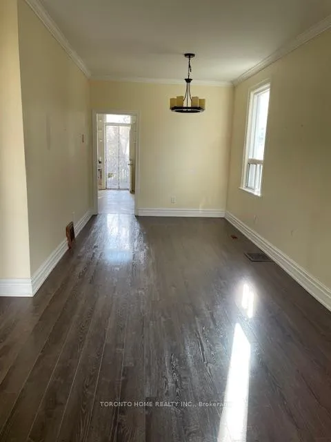 Photo 8 of 33 Olmstead Street, Hamilton, Westdale — HOMEH