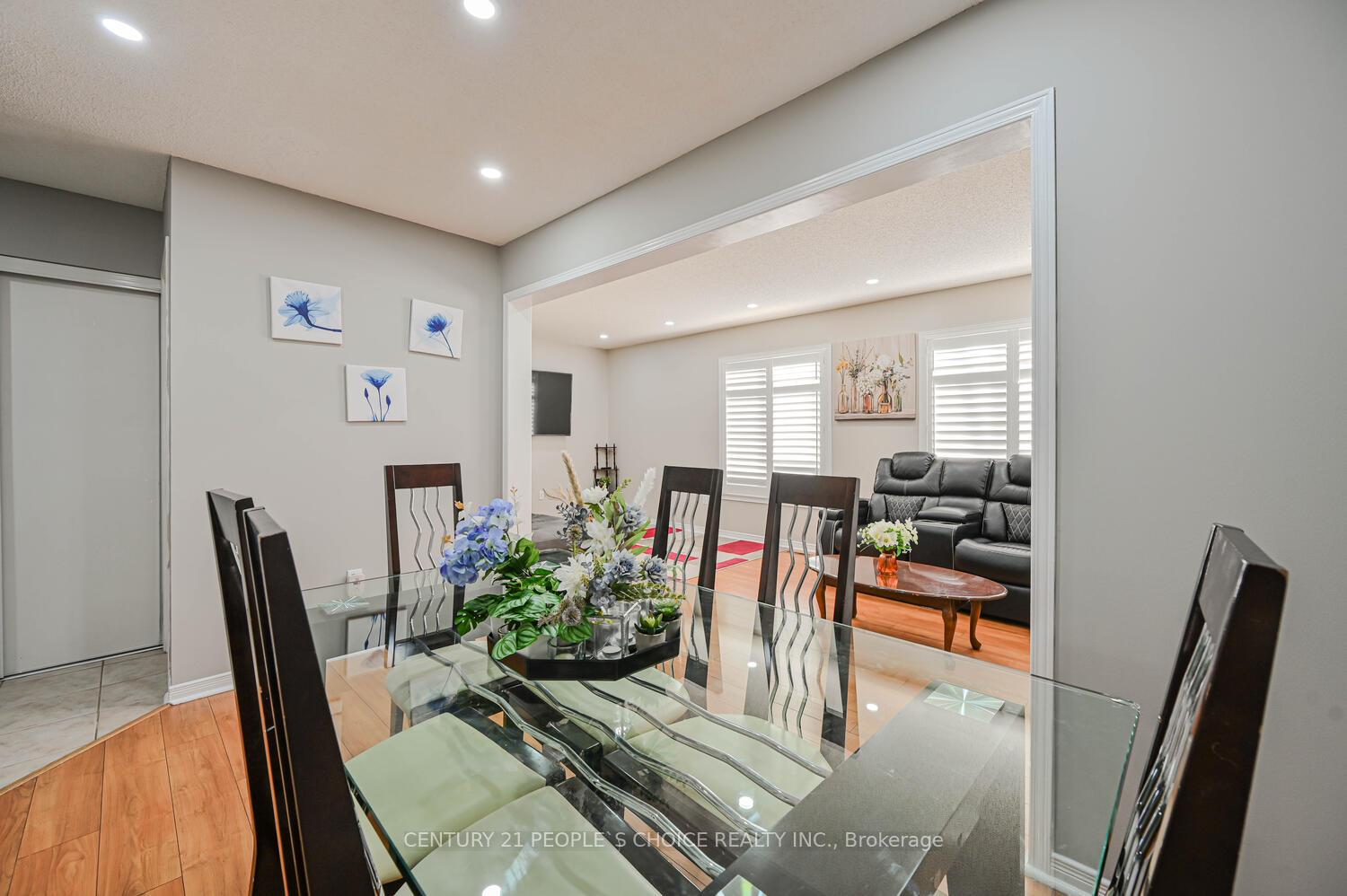 Photo 5 of 4 Domenico Crescent, Brampton, Bram East — HOMEH