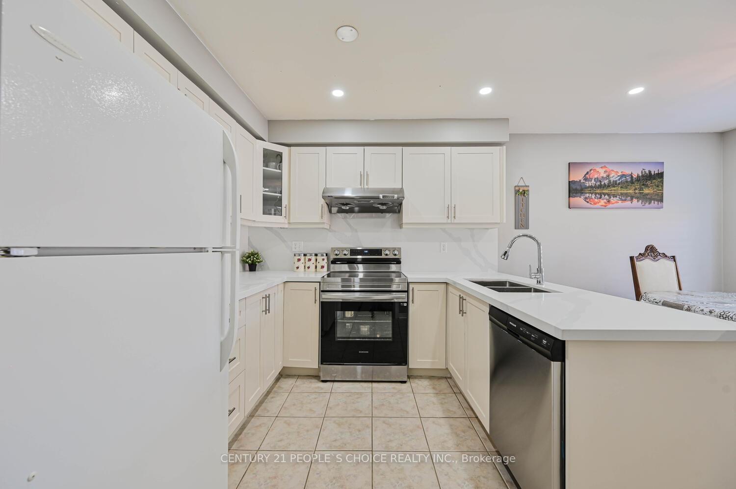 Photo 11 of 4 Domenico Crescent, Brampton, Bram East — HOMEH