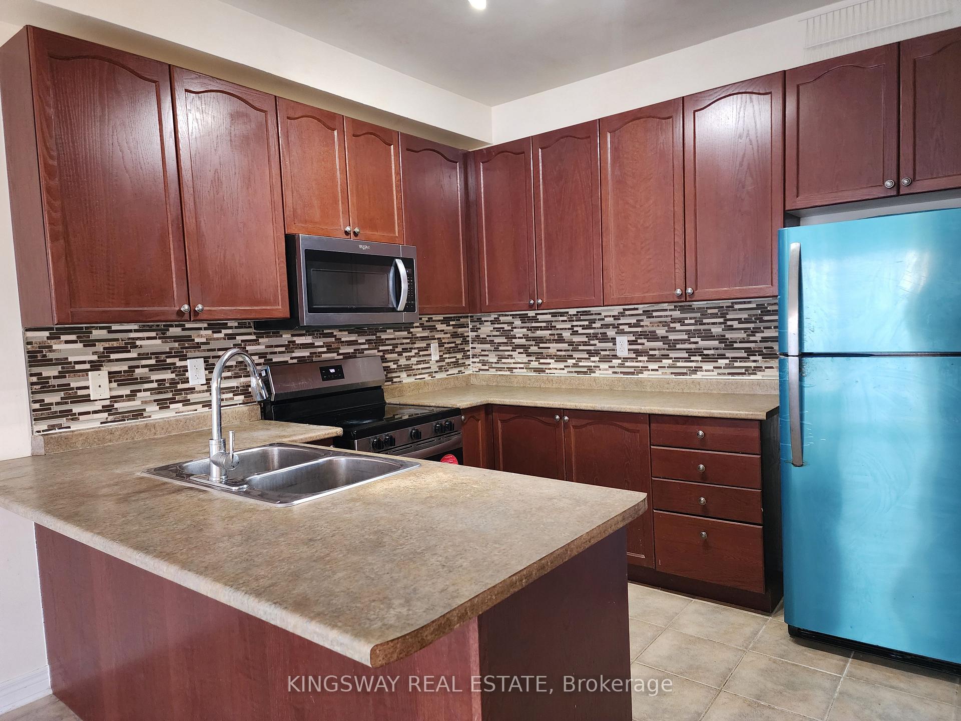 Photo 3 of Unit Upper, 65 Pefferlaw Circle, Brampton, Bram West — HOMEH