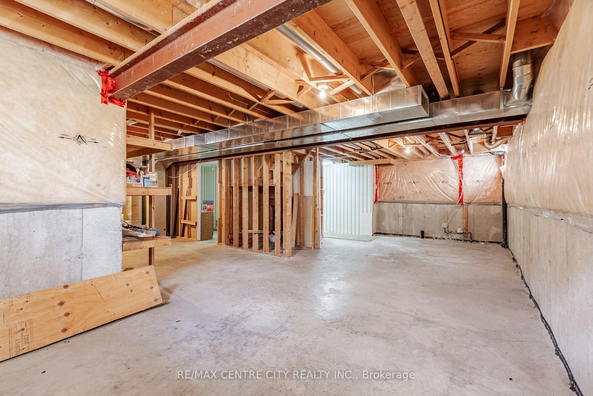 Photo 13 of 8 Cottonwood Boulevard, Aylmer — HOMEH