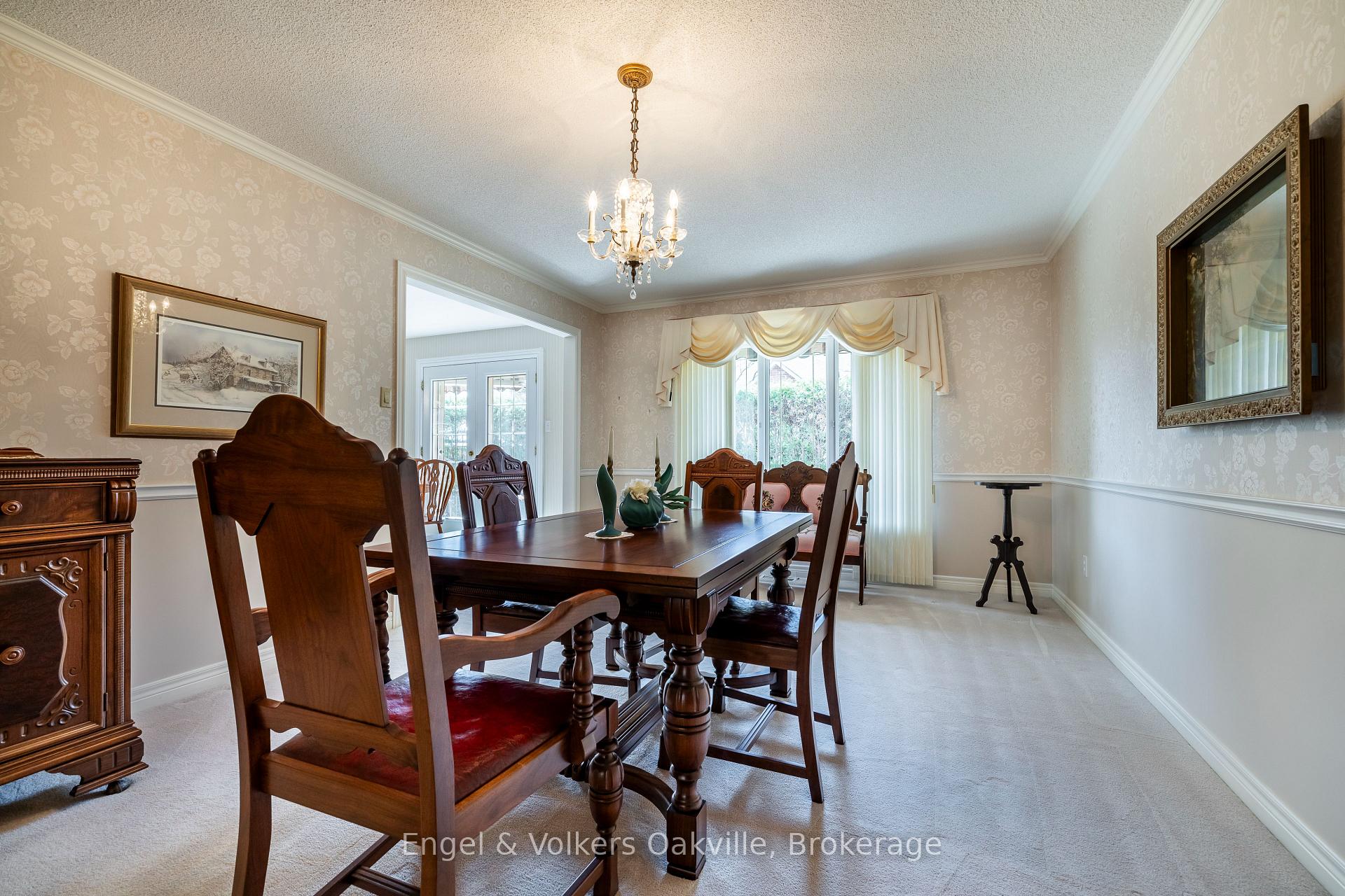 Photo 9 of 950 Wintergreen Place, Burlington, Bayview — HOMEH