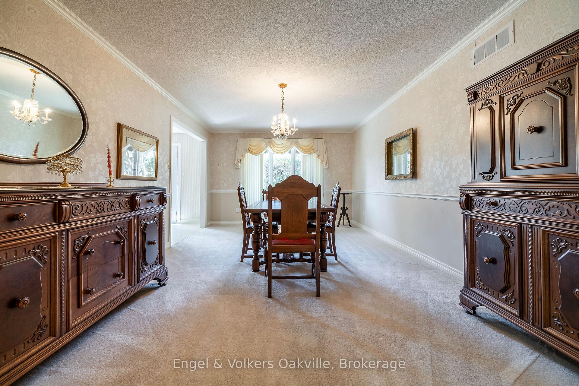 Photo 11 of 950 Wintergreen Place, Burlington, Bayview — HOMEH